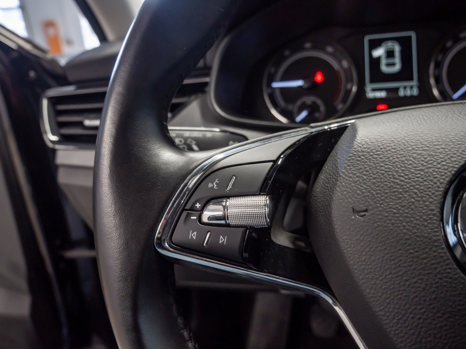 Scala AMBITION TSI+ALU 16+SITZHEIZUNG+LED+KLIMA+MIRROR LINK+FRONT ASSIST+RADIO