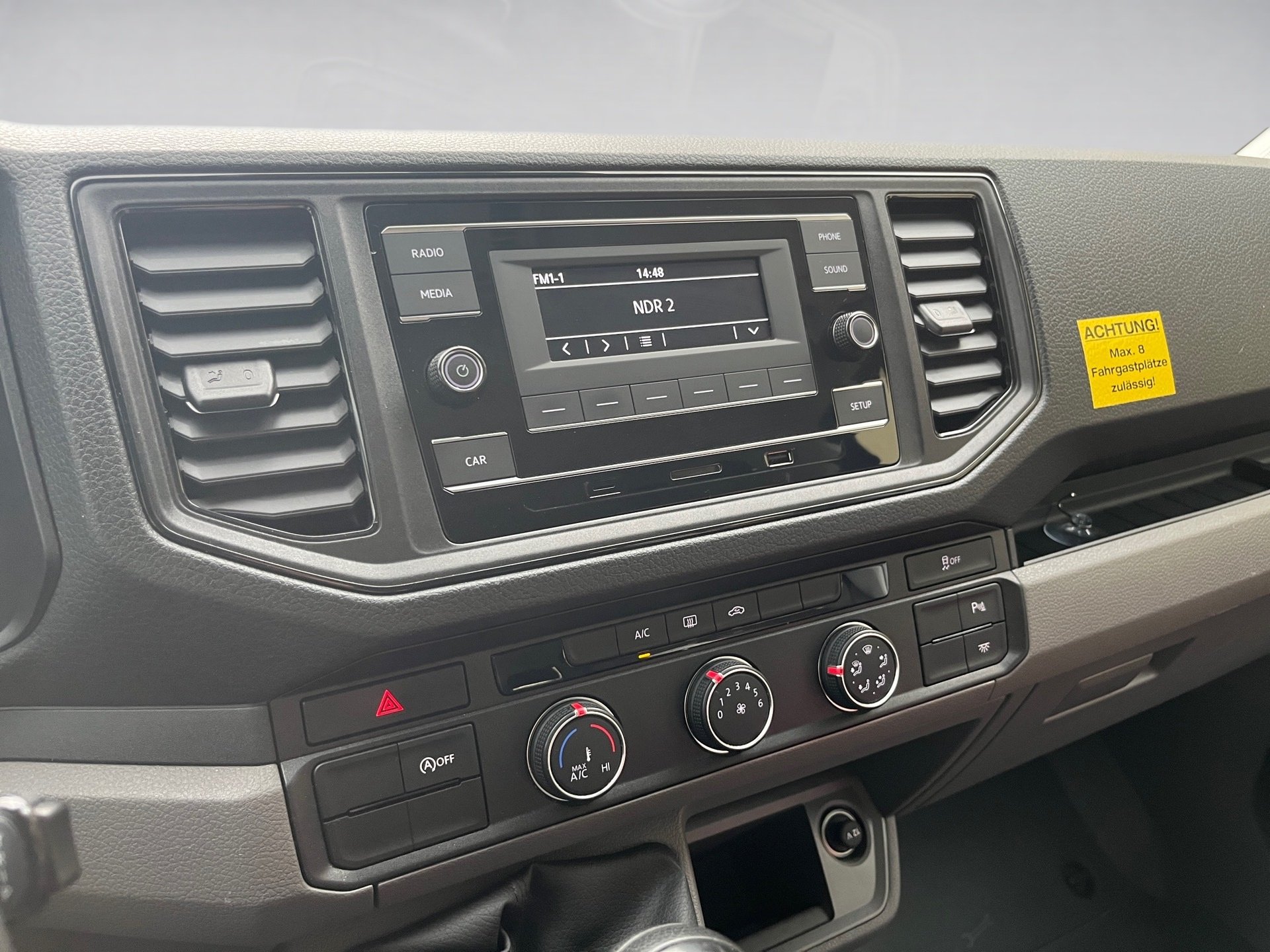 Crafter TDI+8 SITZE+ROLLSTUHL BUS+ELEK. TRITTSTUFE+KLIMA+RADIO+FENSTERPAKET