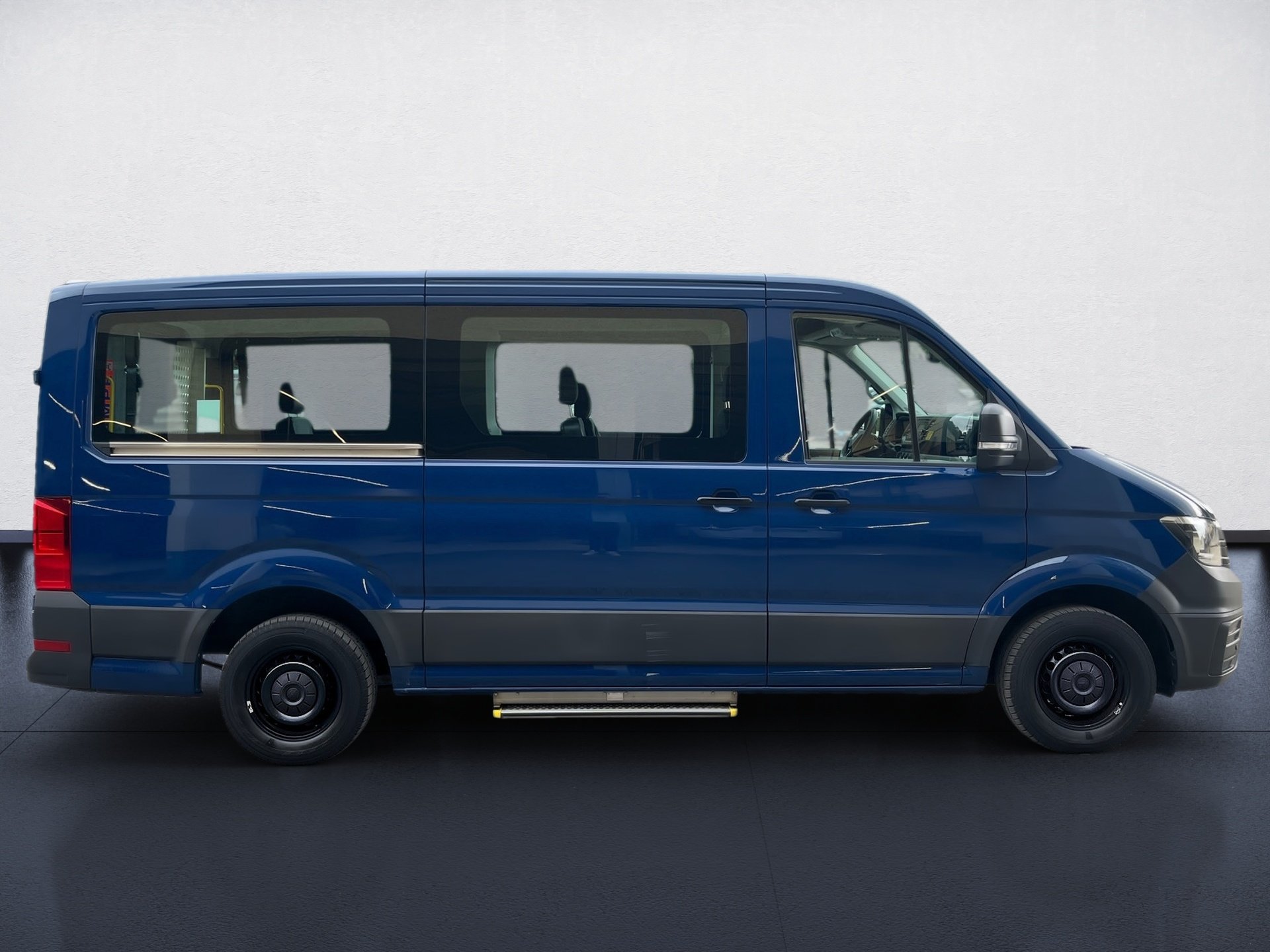 Crafter TDI+8 SITZE+ROLLSTUHL BUS+ELEK. TRITTSTUFE+KLIMA+RADIO+FENSTERPAKET