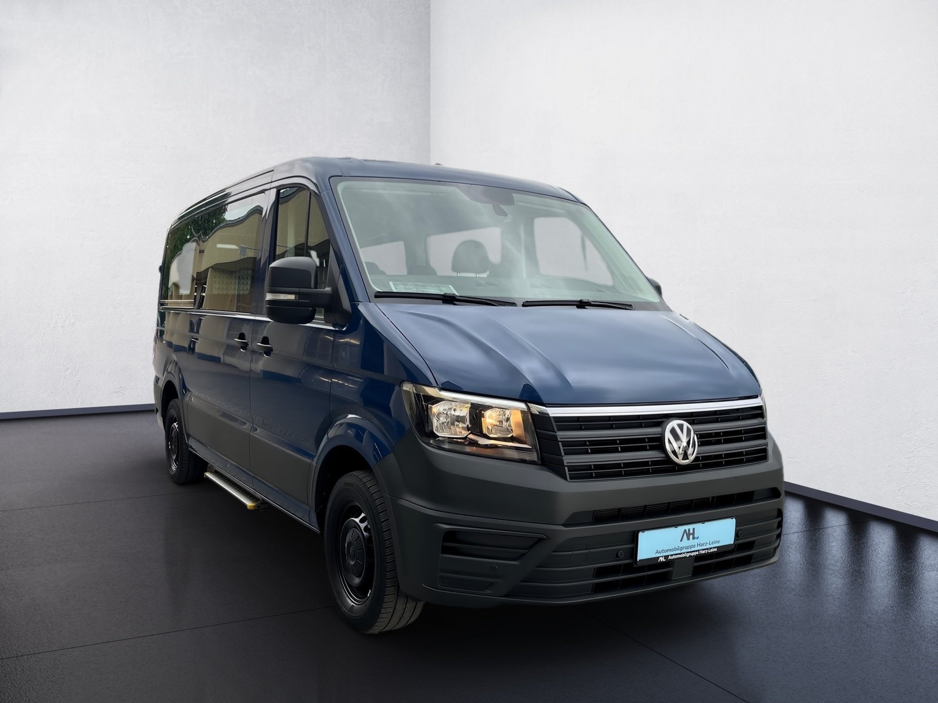 Crafter TDI+8 SITZE+ROLLSTUHL BUS+ELEK. TRITTSTUFE+KLIMA+RADIO+FENSTERPAKET