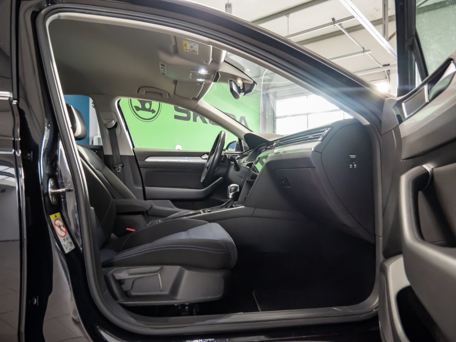 Passat Variant GTE DSG+ALU 17+LED-MATRIX+RÜCKFAHRKAMERA+TRAVEL ASSIST+NAVI PRO+ACC+APP