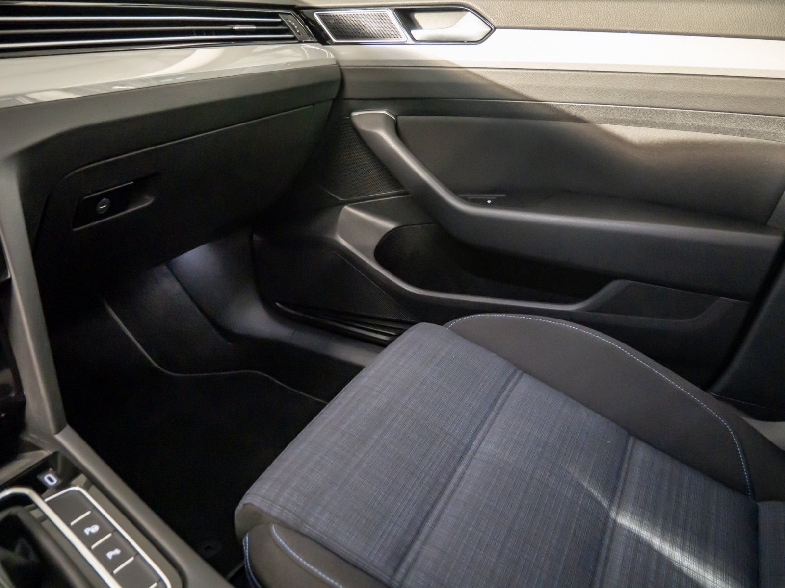 Passat Variant GTE DSG+ALU 17+LED-MATRIX+RÜCKFAHRKAMERA+TRAVEL ASSIST+NAVI PRO+ACC+APP