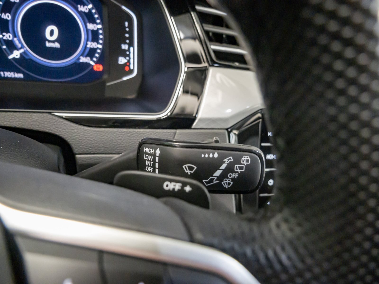 Passat Variant GTE DSG+ALU 17+LED-MATRIX+RÜCKFAHRKAMERA+TRAVEL ASSIST+NAVI PRO+ACC+APP