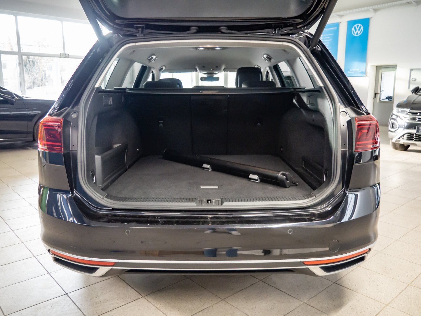 Passat Variant GTE DSG+ALU 17+LED-MATRIX+RÜCKFAHRKAMERA+TRAVEL ASSIST+NAVI PRO+ACC+APP