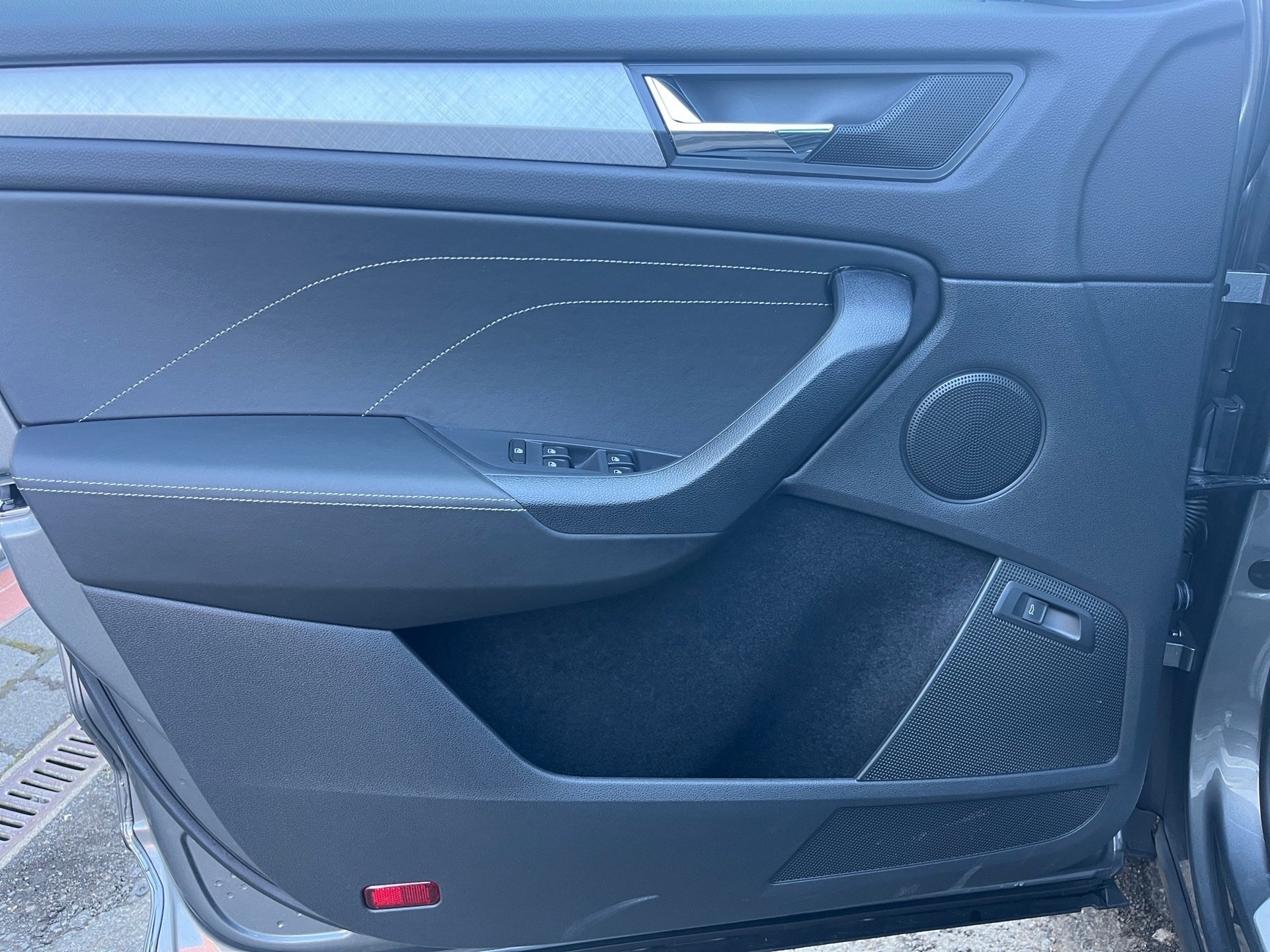 Kodiaq TOUR TDI DSG+ALU 19+AHK+RÜCKFAHRKAMERA+ACC+LED-MATRIX+NAVI+SMART LINK