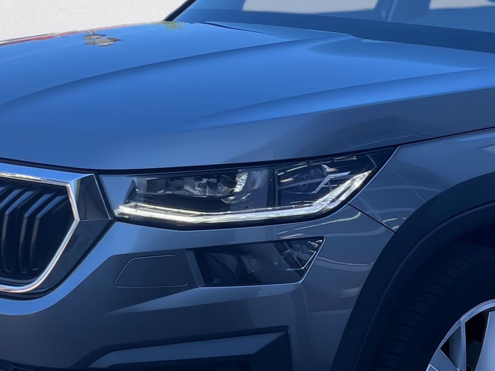 Kodiaq TOUR TDI DSG+ALU 19+AHK+RÜCKFAHRKAMERA+ACC+LED-MATRIX+NAVI+SMART LINK