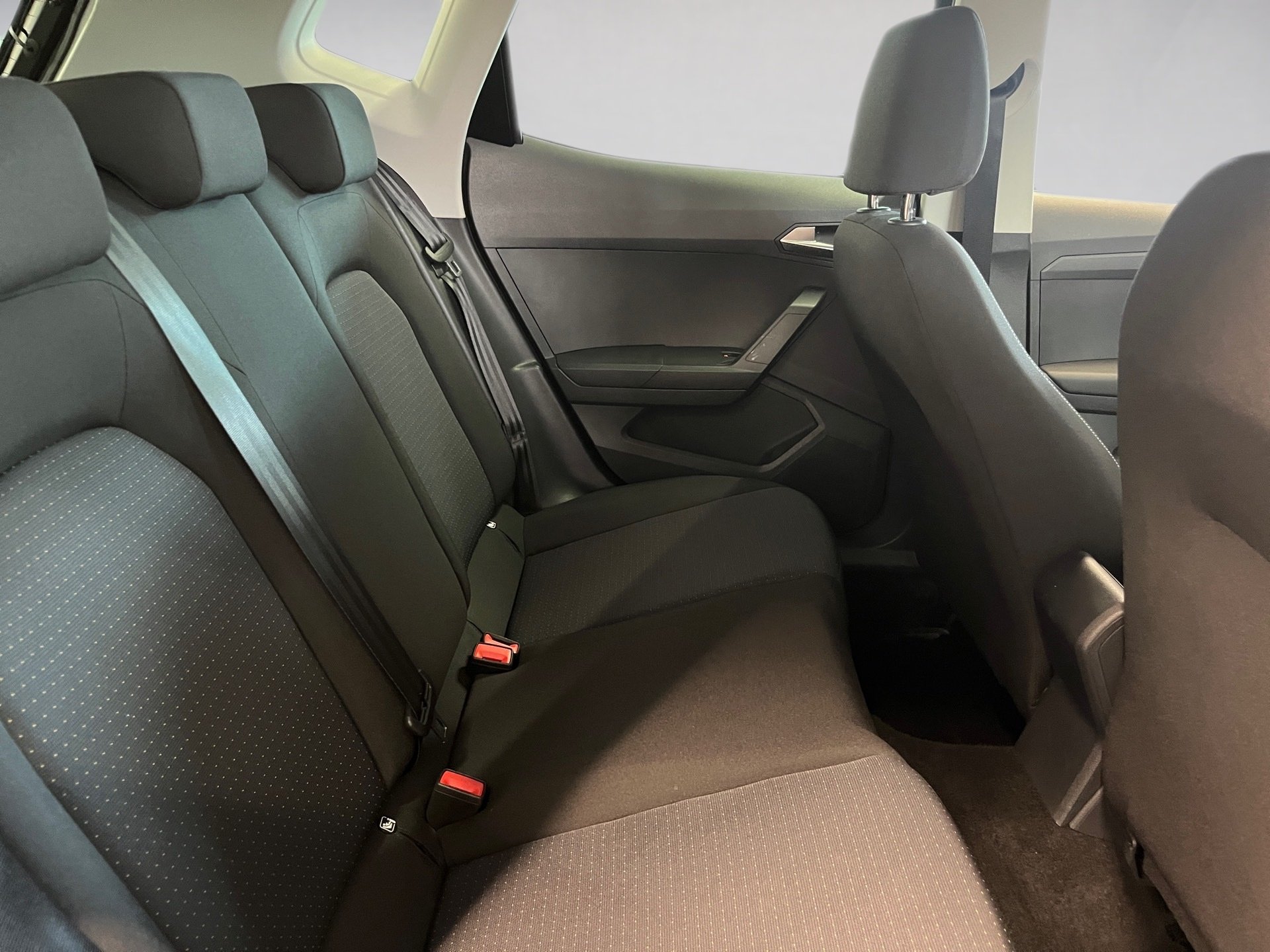 Arona STYLE TSI DSG+ALU 16RÜCKFAHRKAMERA+NAVI+LED+ACC+MIRROR LINK +KLIMA