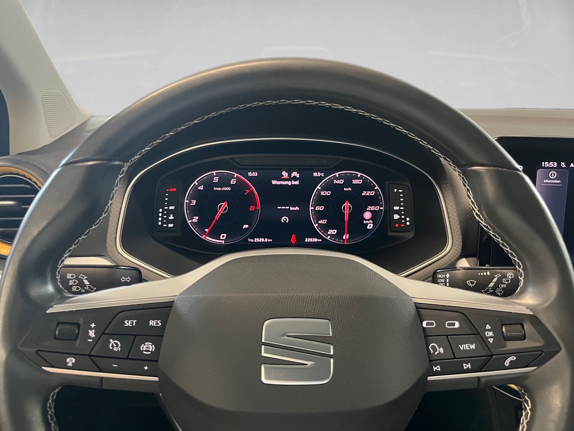 Arona STYLE TSI DSG+ALU 16RÜCKFAHRKAMERA+NAVI+LED+ACC+MIRROR LINK +KLIMA