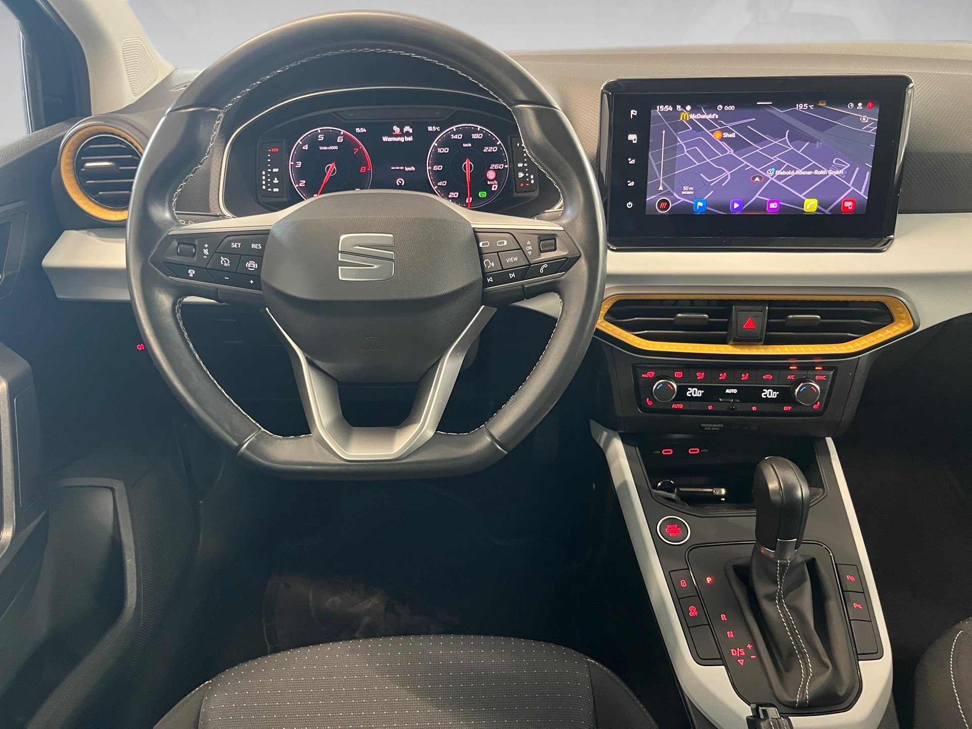 Arona STYLE TSI DSG+ALU 16RÜCKFAHRKAMERA+NAVI+LED+ACC+MIRROR LINK +KLIMA