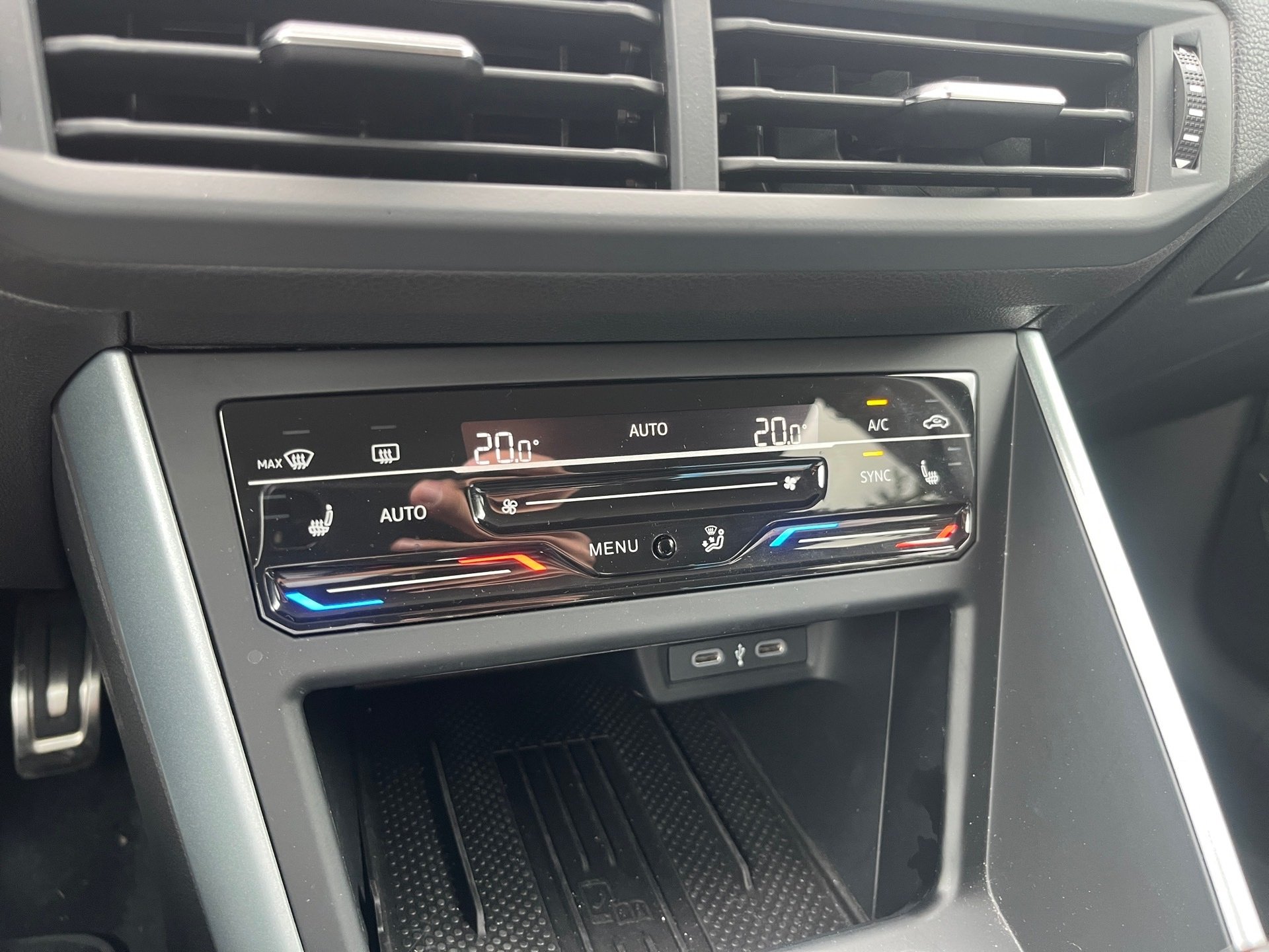 Polo GOAL TSI DSG+ALU 15+RÜCKFAHRKAMERA+SITZHEIZUNG+LED+APP CONNECT+KLIMA