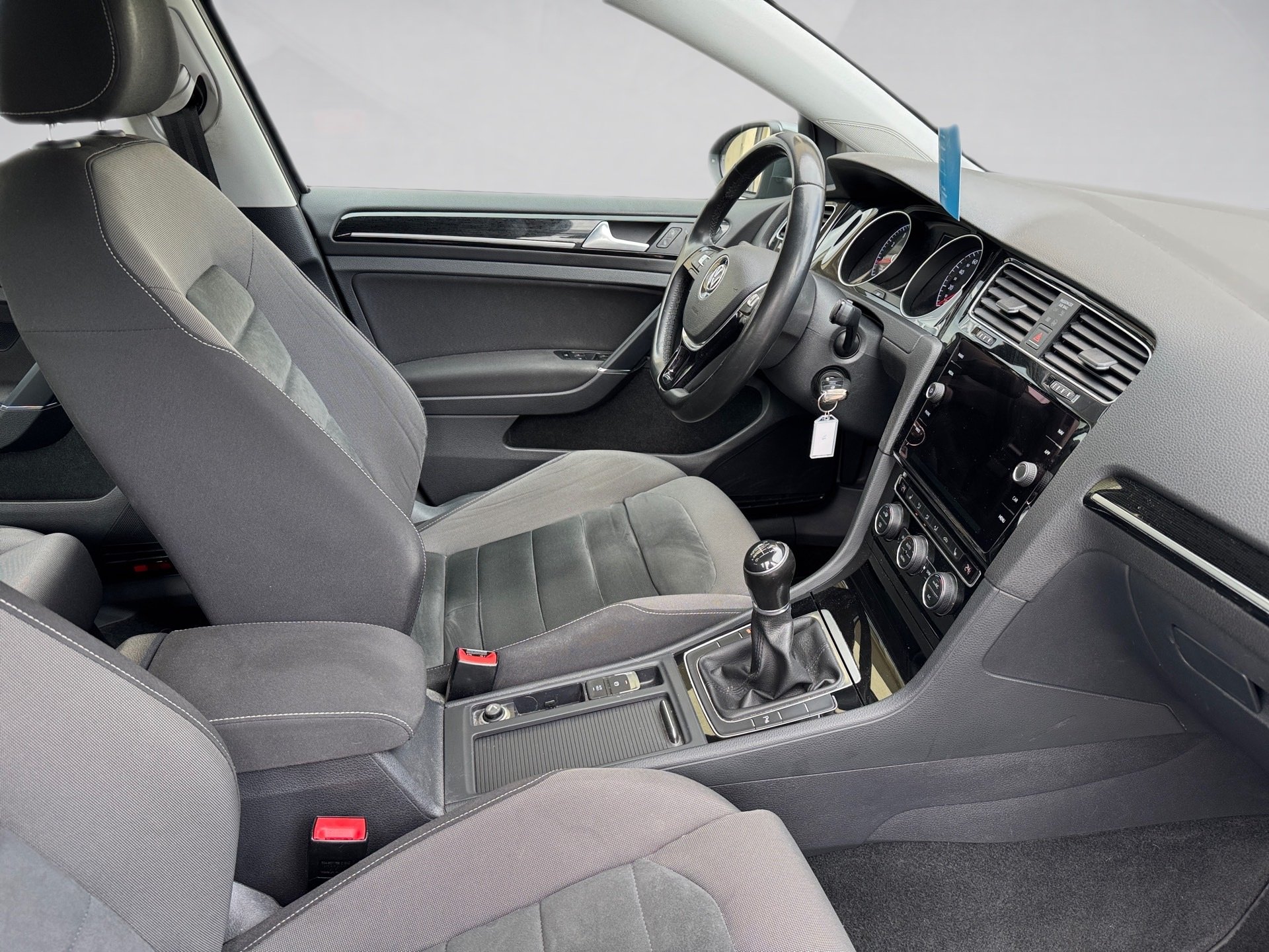 Golf VII HIGHLINE TSI+ALU 17+SITZHEIZUNG+ACC+NAVI+EINPARKHILFE+LED+KLIMA+LIGHT AS