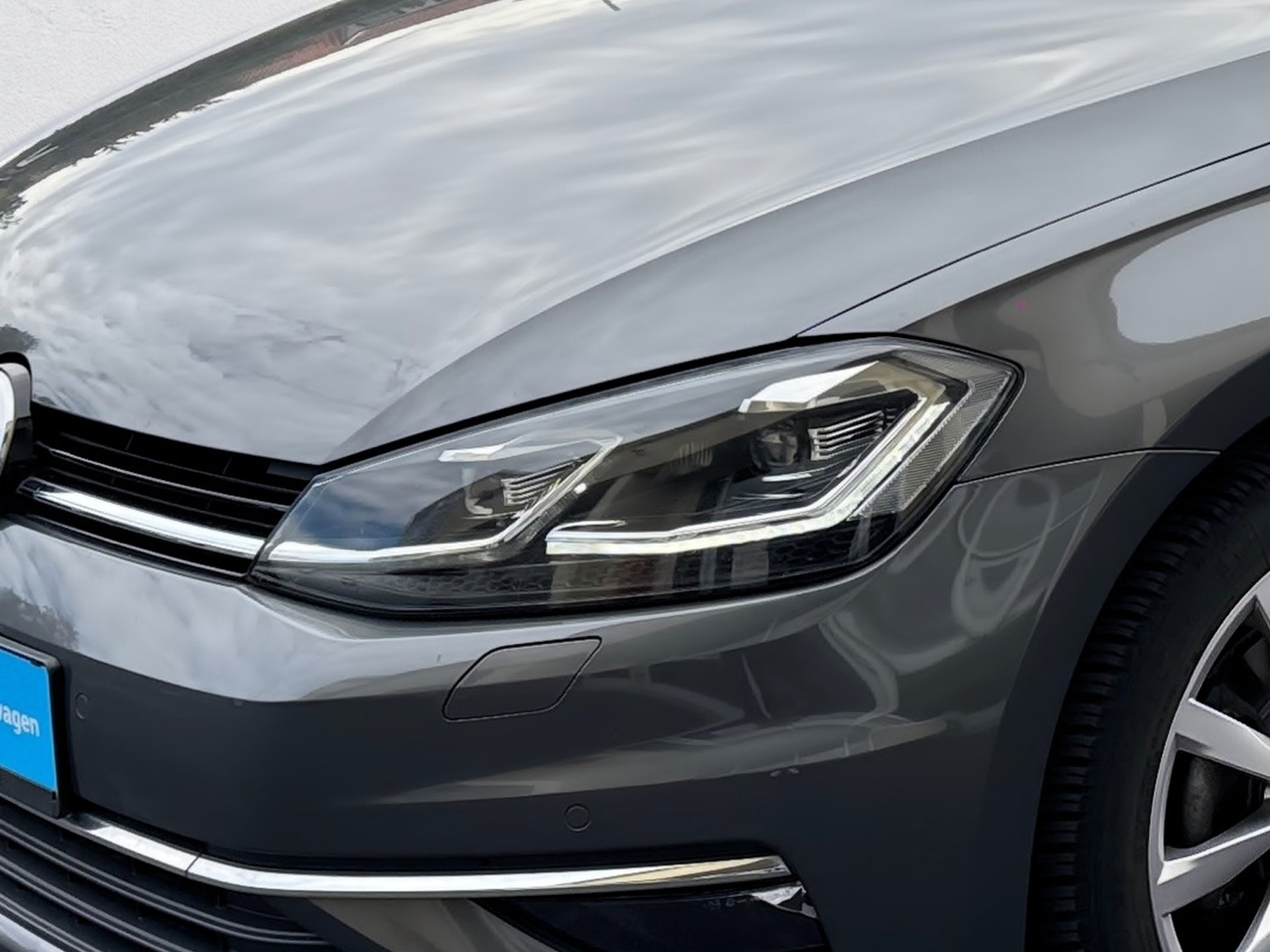 Golf VII HIGHLINE TSI+ALU 17+SITZHEIZUNG+ACC+NAVI+EINPARKHILFE+LED+KLIMA+LIGHT AS