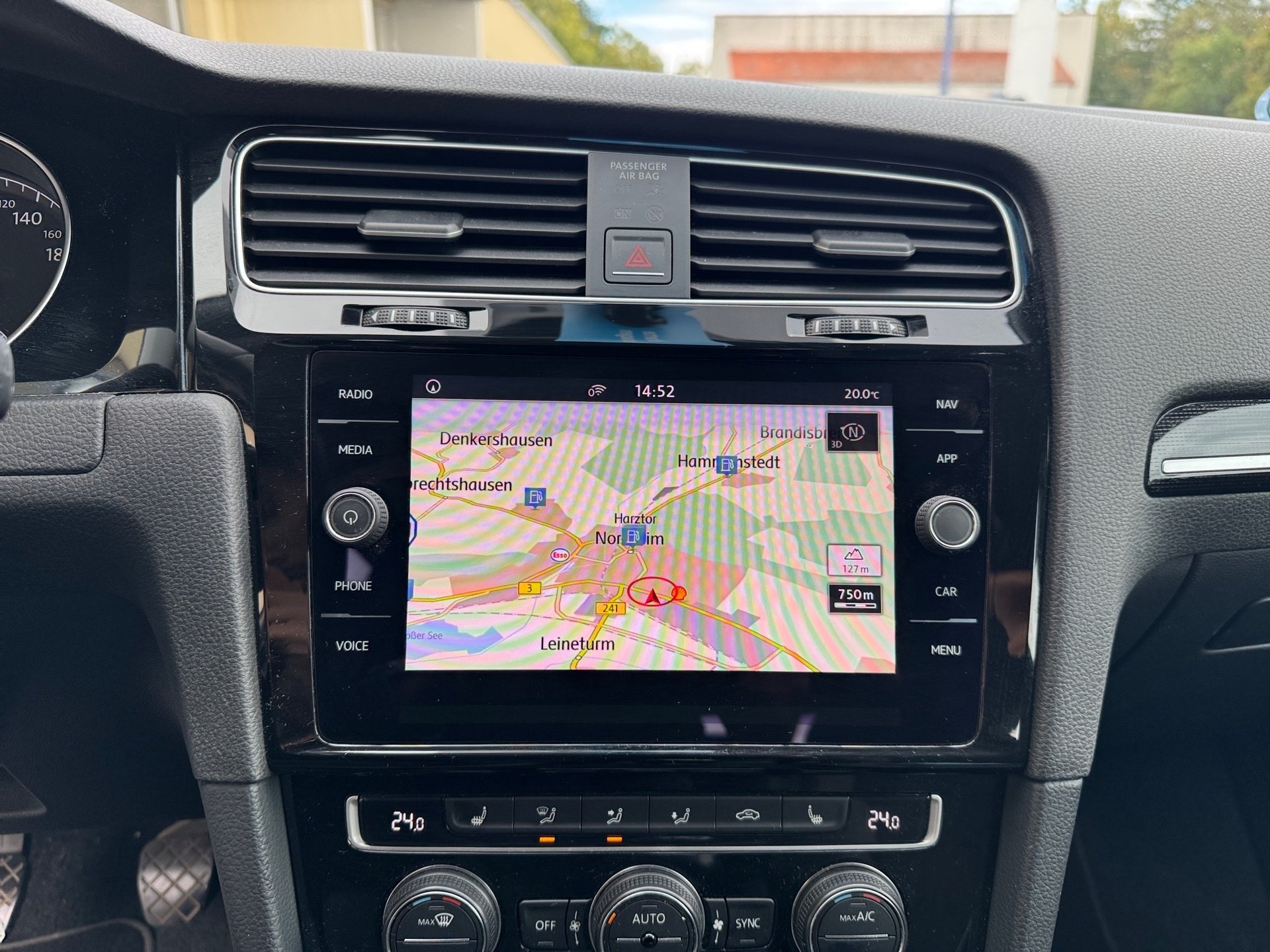 Golf VII HIGHLINE TSI+ALU 17+SITZHEIZUNG+ACC+NAVI+EINPARKHILFE+LED+KLIMA+LIGHT AS