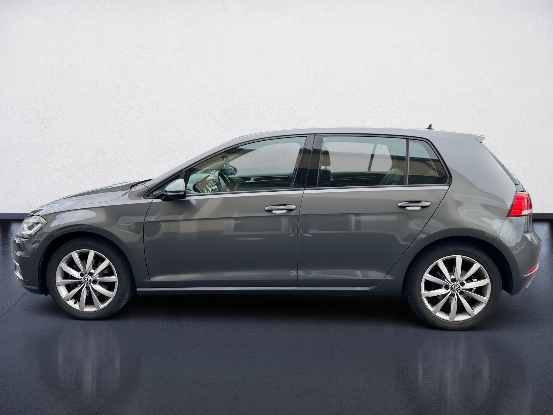 Golf VII HIGHLINE TSI+ALU 17+SITZHEIZUNG+ACC+NAVI+EINPARKHILFE+LED+KLIMA+LIGHT AS