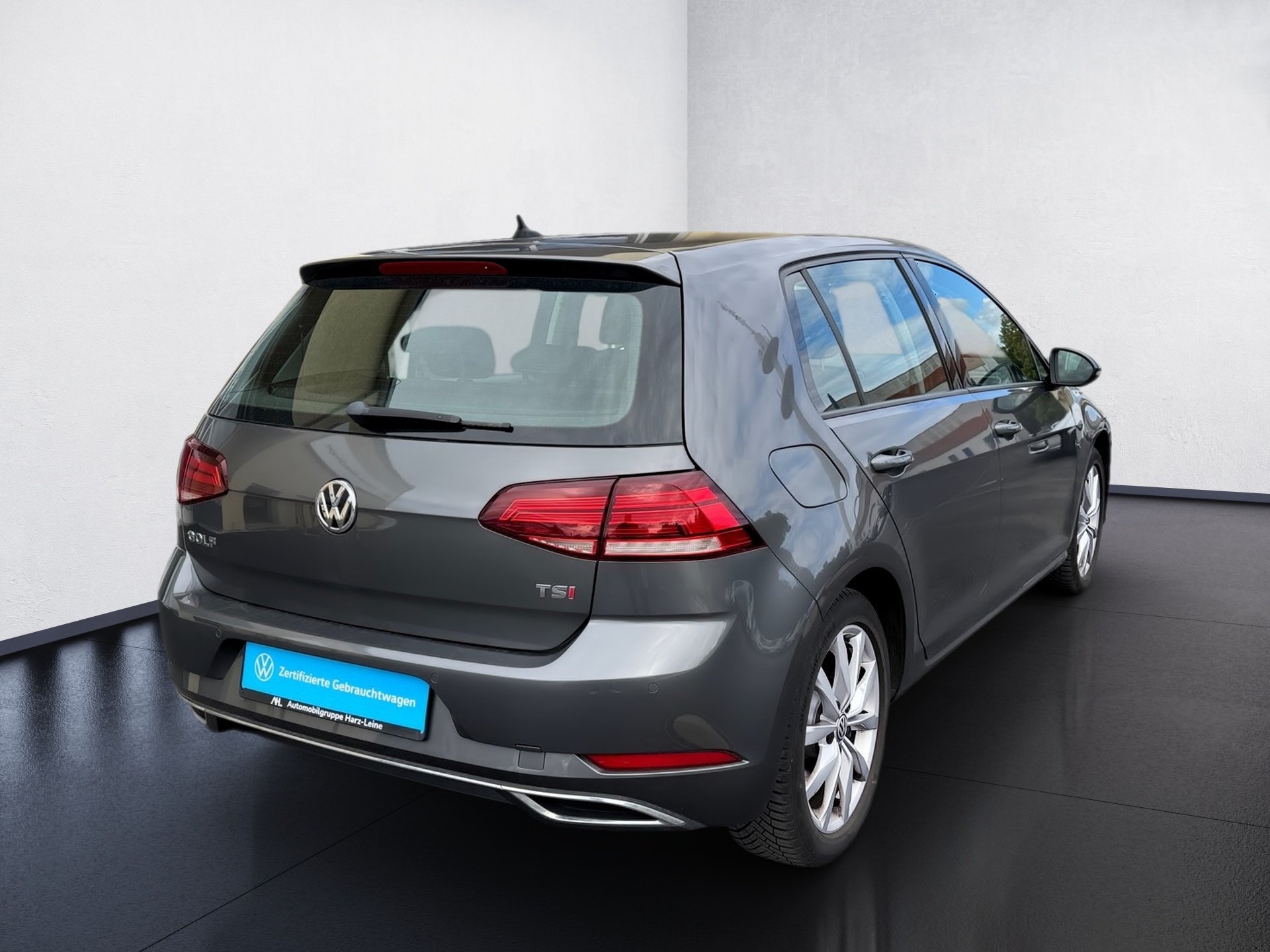 Golf VII HIGHLINE TSI+ALU 17+SITZHEIZUNG+ACC+NAVI+EINPARKHILFE+LED+KLIMA+LIGHT AS