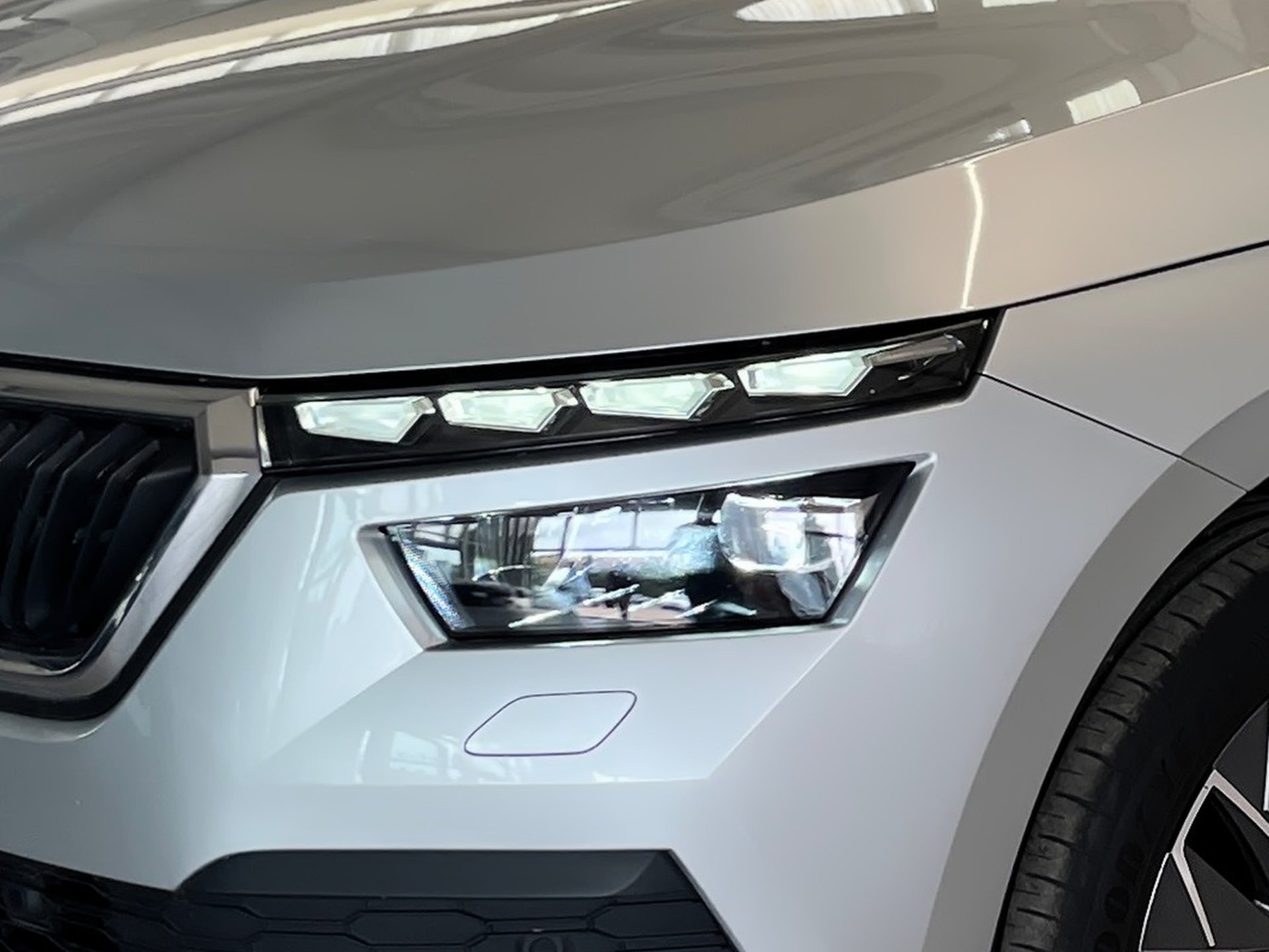 Kamiq TOUR TSI DSG+ALU 17+ACC+LED+RÜCKFAHRKAMERA+SMART LINK+KLIMA+KEYLESS+NAVI
