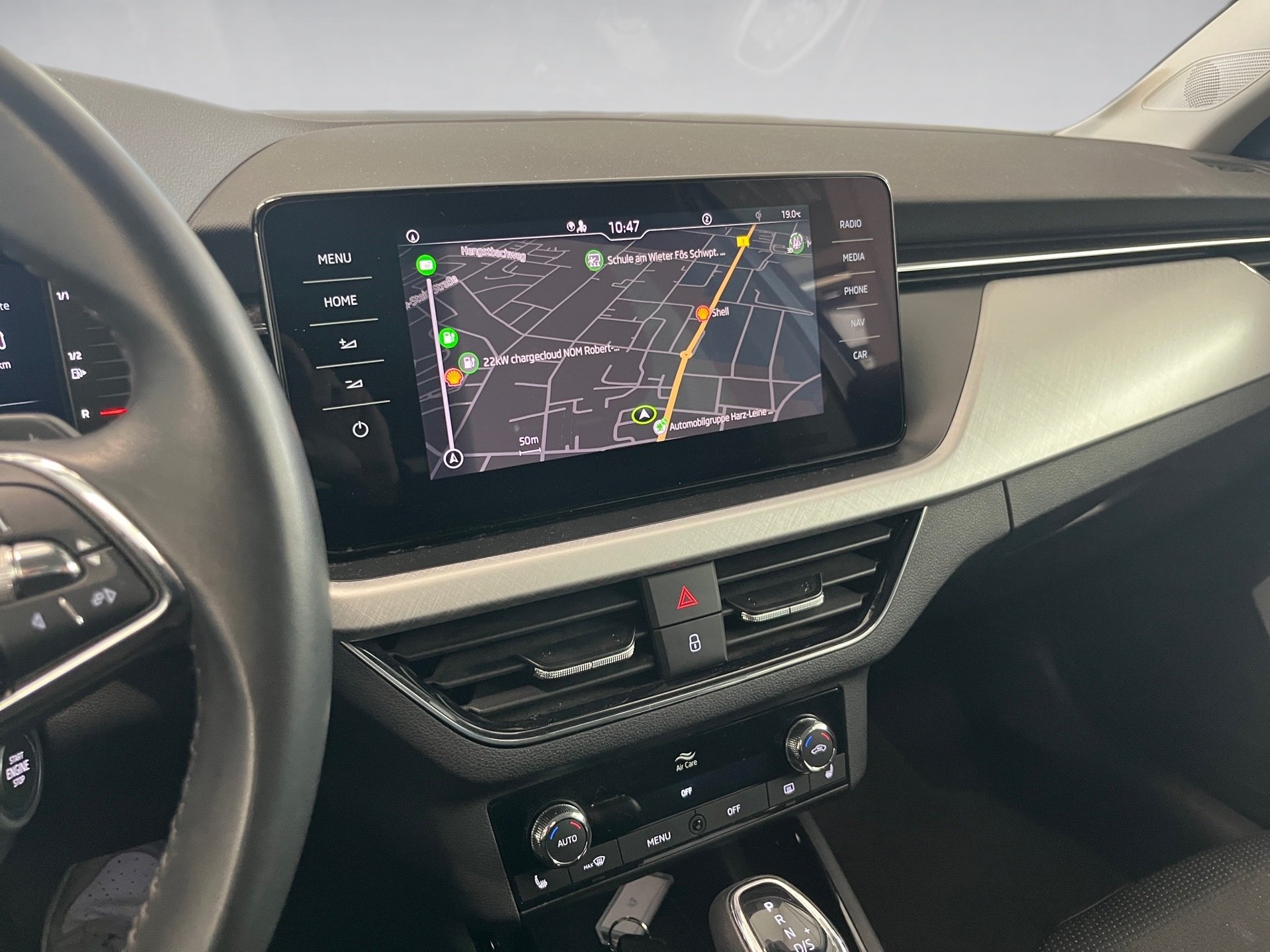 Kamiq TOUR TSI DSG+ALU 17+ACC+LED+RÜCKFAHRKAMERA+SMART LINK+KLIMA+KEYLESS+NAVI