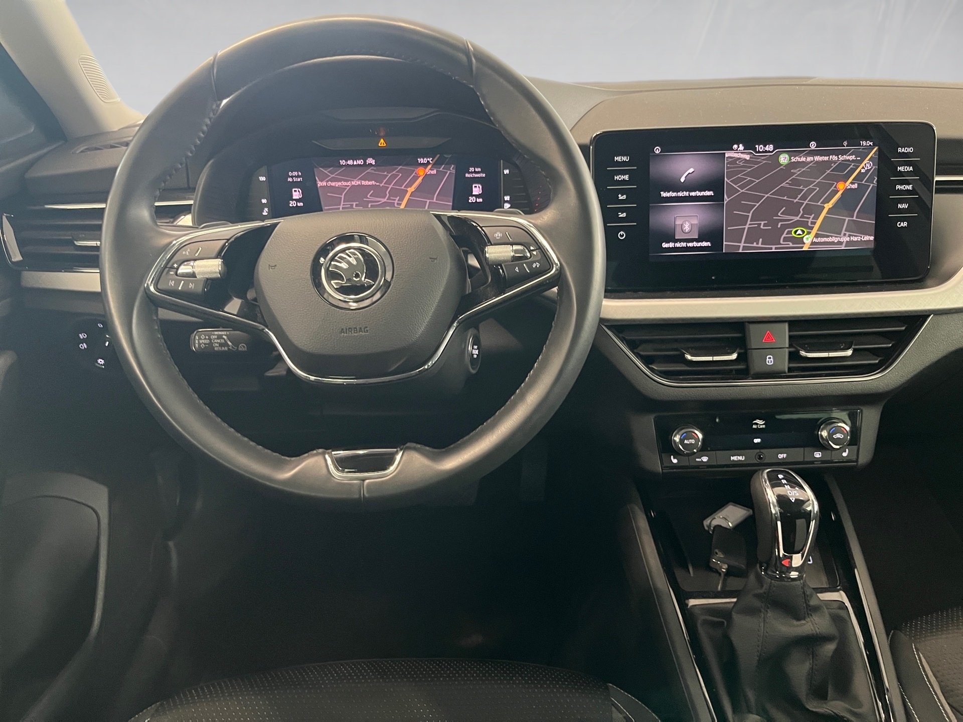 Kamiq TOUR TSI DSG+ALU 17+ACC+LED+RÜCKFAHRKAMERA+SMART LINK+KLIMA+KEYLESS+NAVI