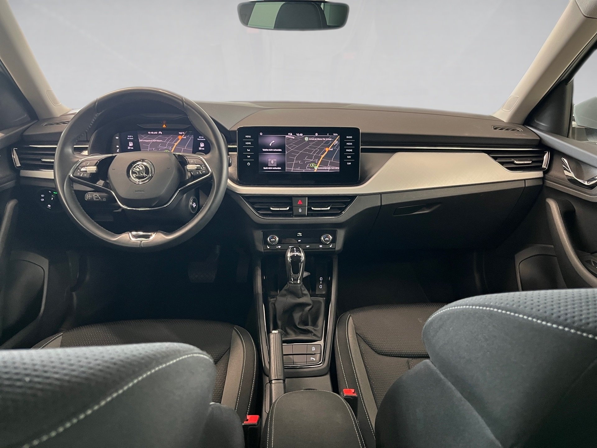 Kamiq TOUR TSI DSG+ALU 17+ACC+LED+RÜCKFAHRKAMERA+SMART LINK+KLIMA+KEYLESS+NAVI