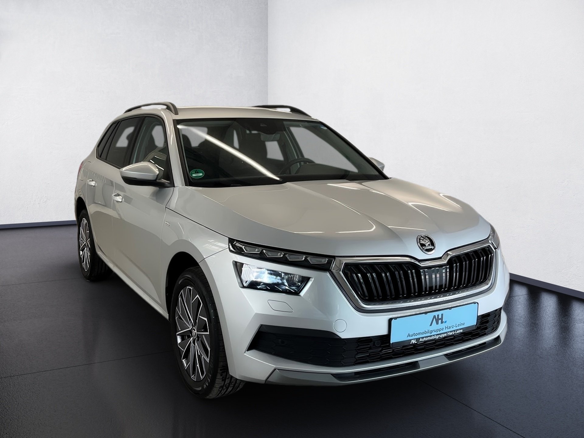 Kamiq TOUR TSI DSG+ALU 17+ACC+LED+RÜCKFAHRKAMERA+SMART LINK+KLIMA+KEYLESS+NAVI