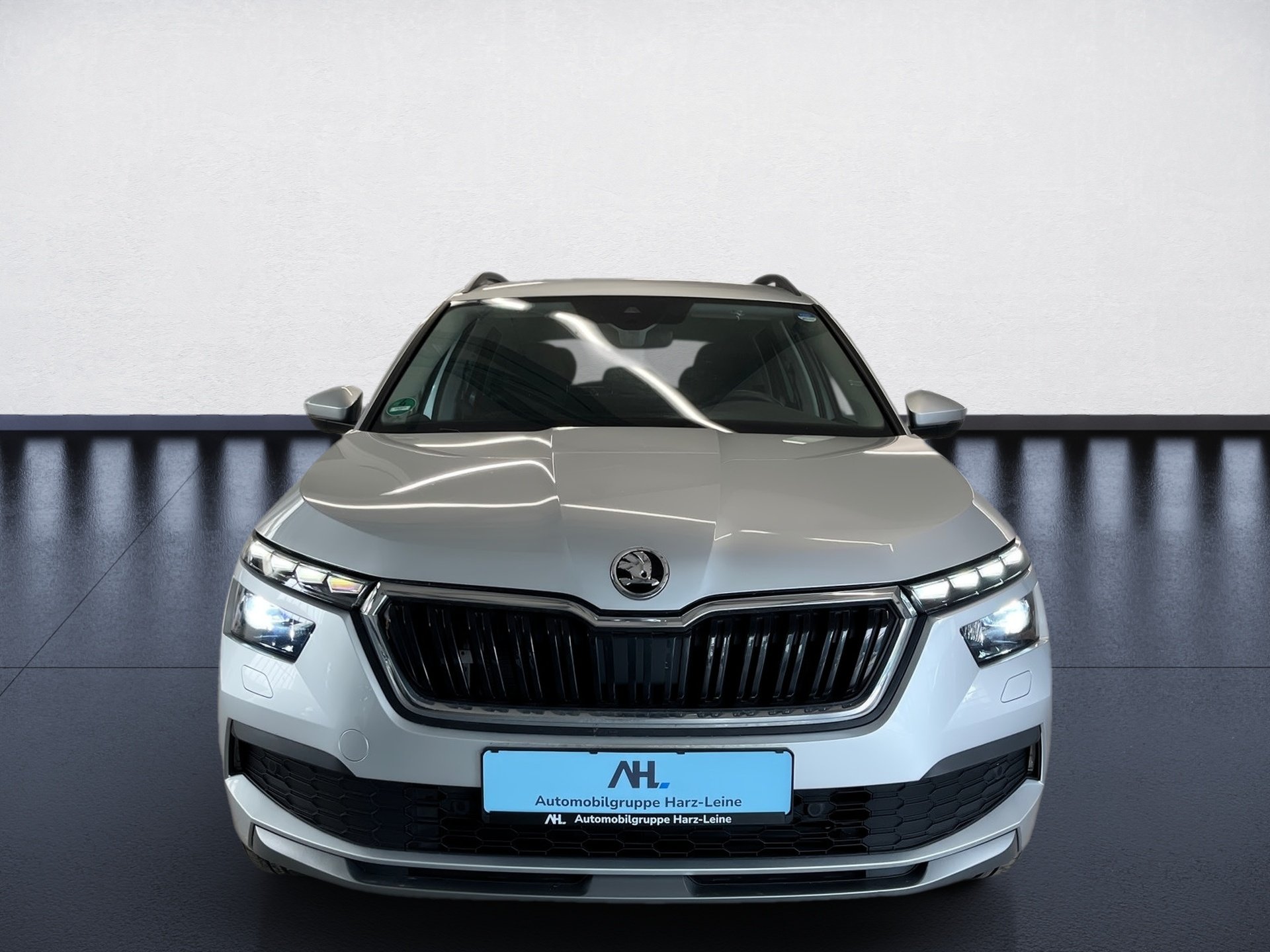 Kamiq TOUR TSI DSG+ALU 17+ACC+LED+RÜCKFAHRKAMERA+SMART LINK+KLIMA+KEYLESS+NAVI