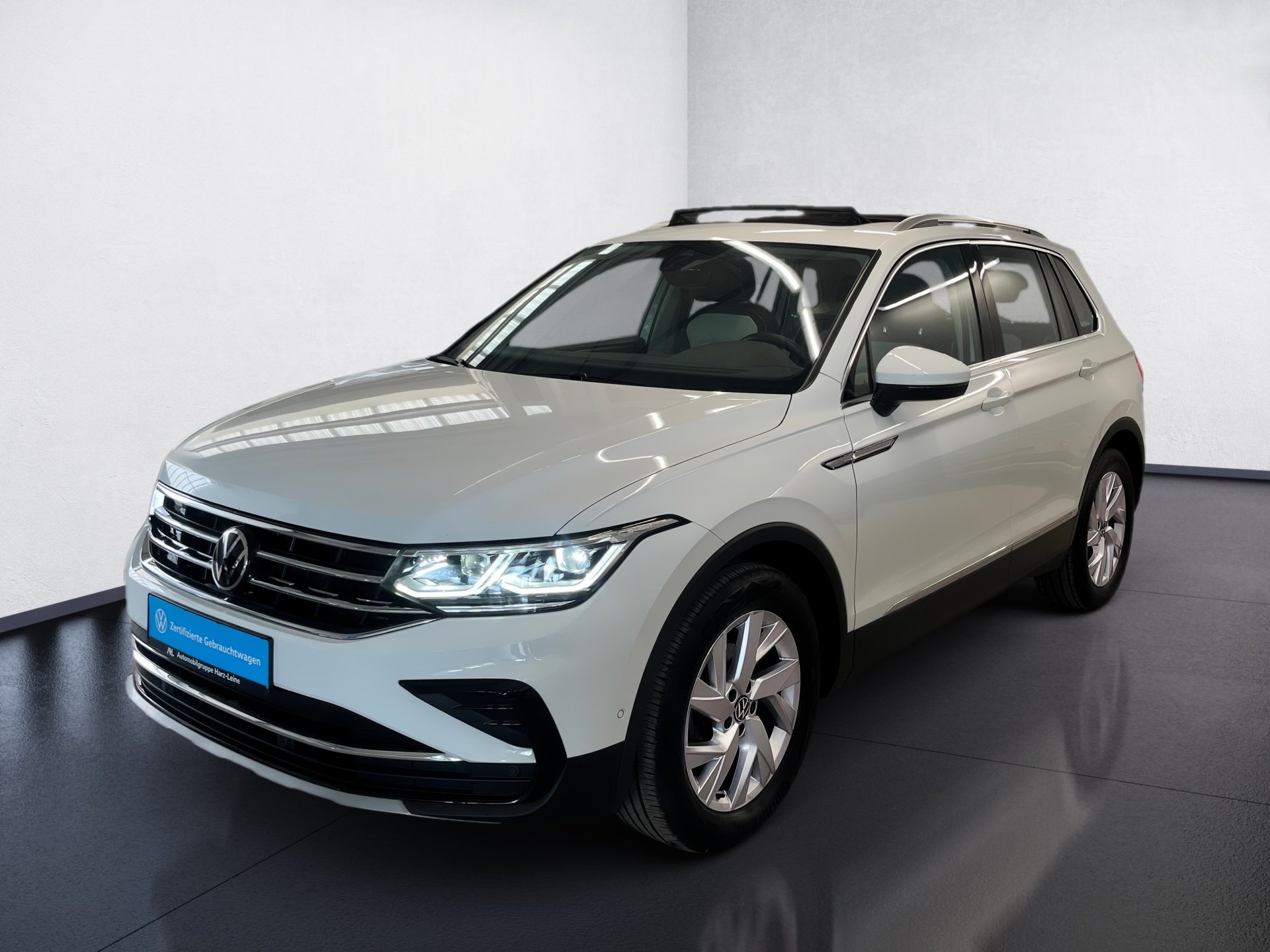 Tiguan ELEGANCE TSI DSG+ALU 18+AHK+PANO+LED-MATRIX+RÜCKFAHRKAMERA+NAVI+TRAVEL A
