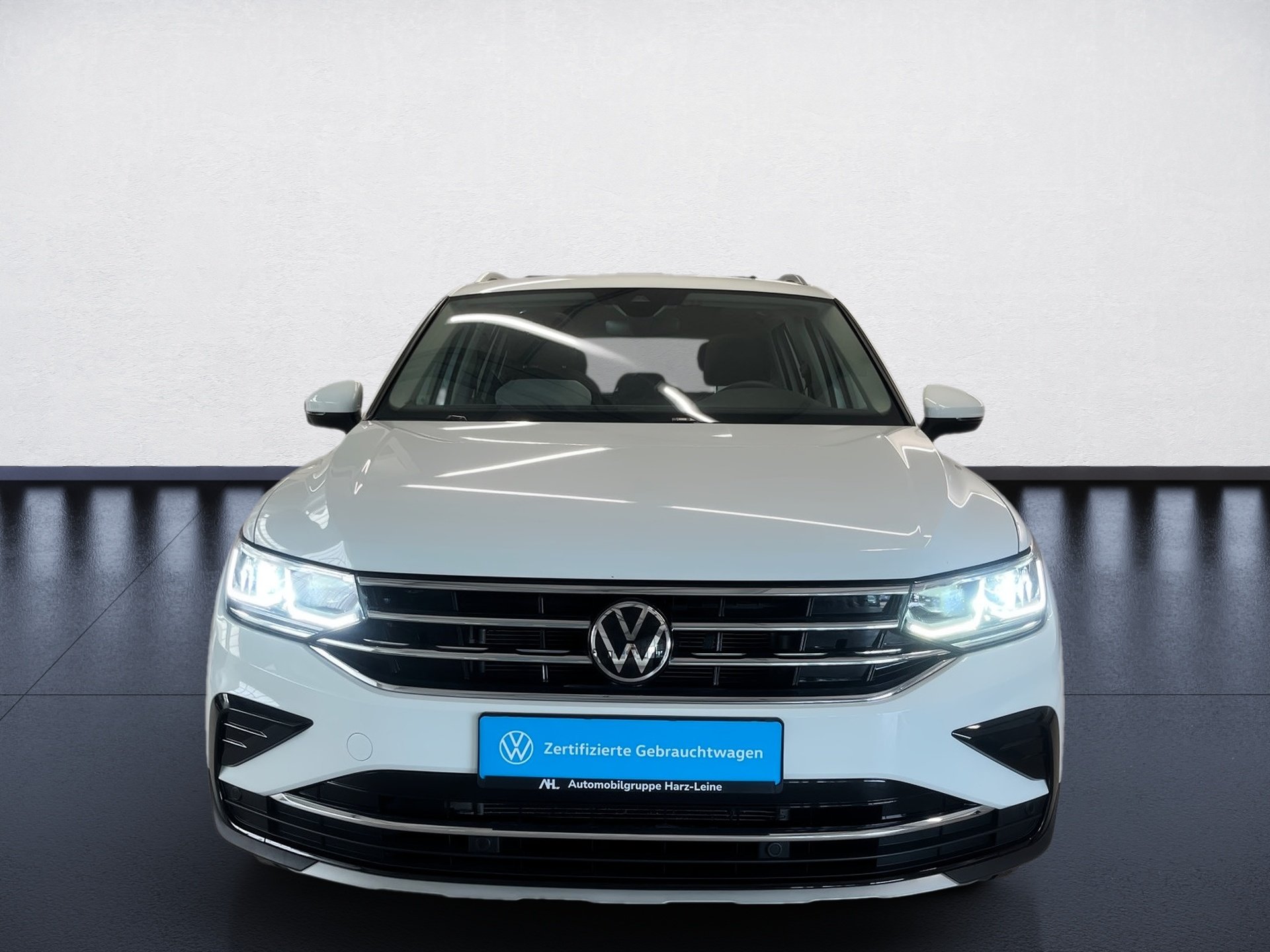 Tiguan ELEGANCE TSI DSG+ALU 18+AHK+PANO+LED-MATRIX+RÜCKFAHRKAMERA+NAVI+TRAVEL A