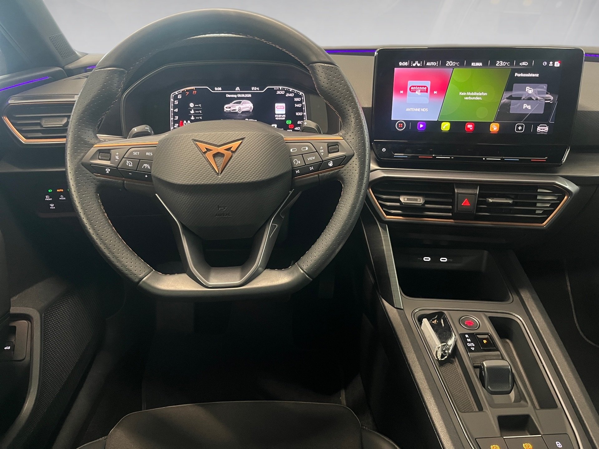 Leon Sportstourer eTSI DSG+ALU 18RÜCKFAHRKAMERA+KEYLESS+NAVI+PARK ASSIST+LED+ACC+KLIMA