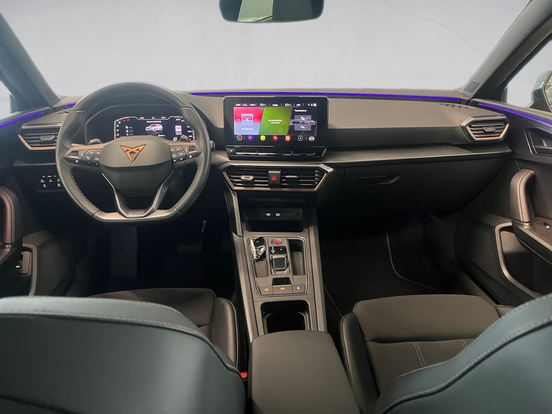 Leon Sportstourer eTSI DSG+ALU 18RÜCKFAHRKAMERA+KEYLESS+NAVI+PARK ASSIST+LED+ACC+KLIMA