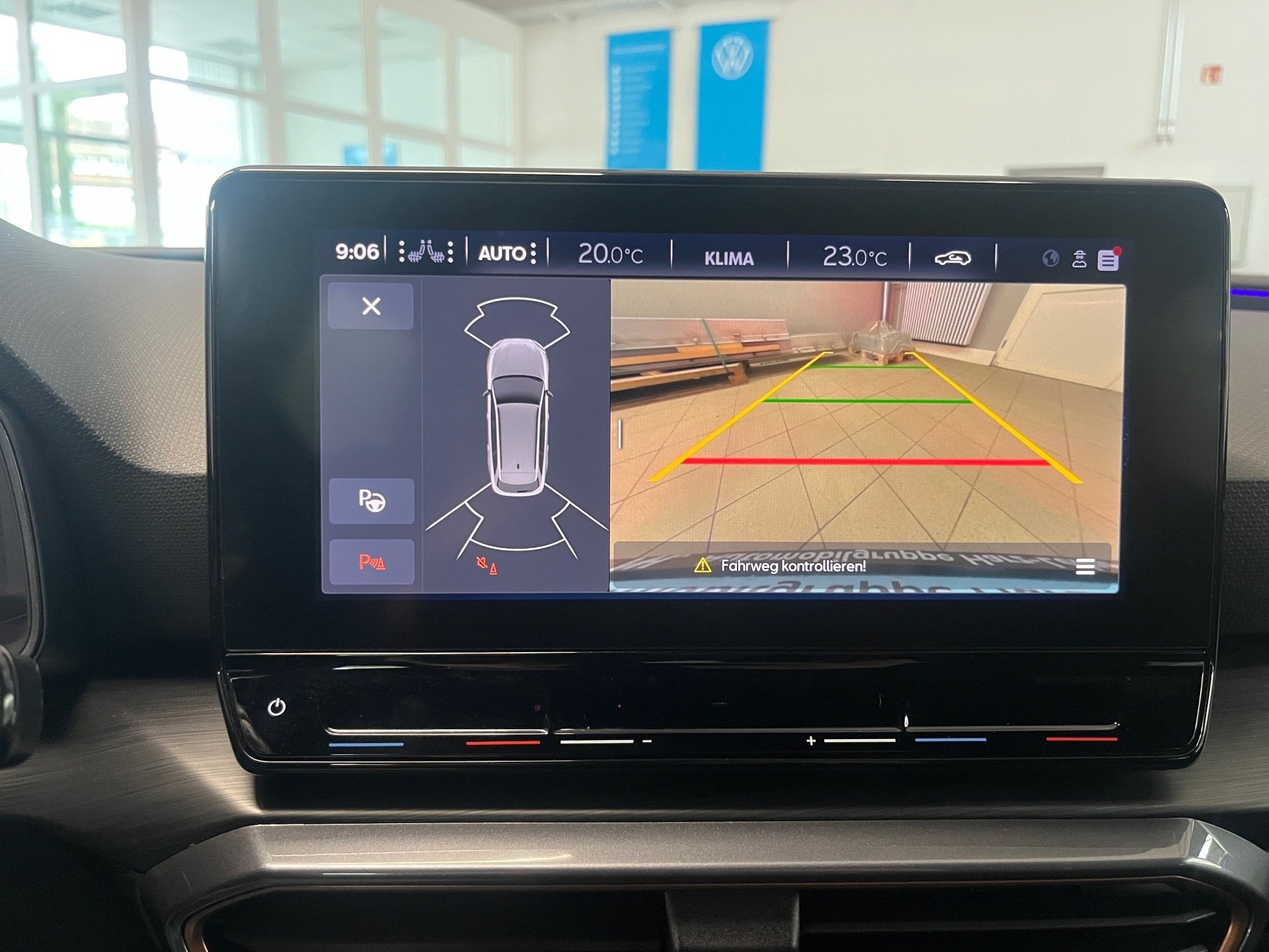 Leon Sportstourer eTSI DSG+ALU 18RÜCKFAHRKAMERA+KEYLESS+NAVI+PARK ASSIST+LED+ACC+KLIMA