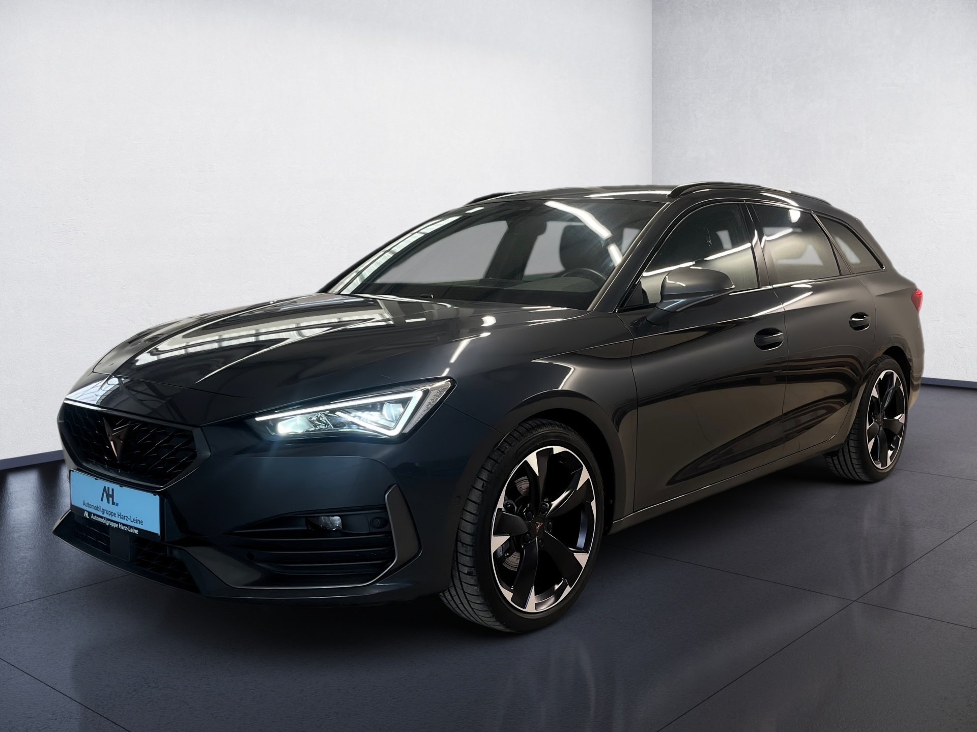 Leon Sportstourer eTSI DSG+ALU 18RÜCKFAHRKAMERA+KEYLESS+NAVI+PARK ASSIST+LED+ACC+KLIMA