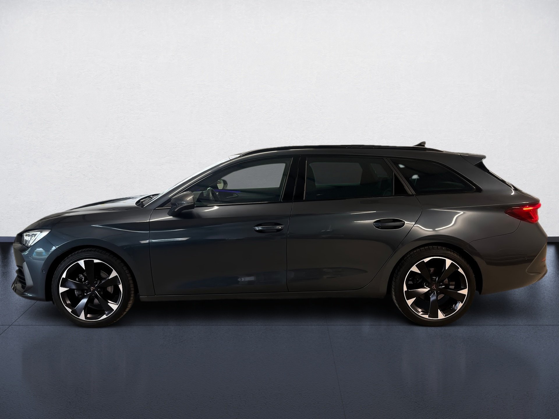 Leon Sportstourer eTSI DSG+ALU 18RÜCKFAHRKAMERA+KEYLESS+NAVI+PARK ASSIST+LED+ACC+KLIMA