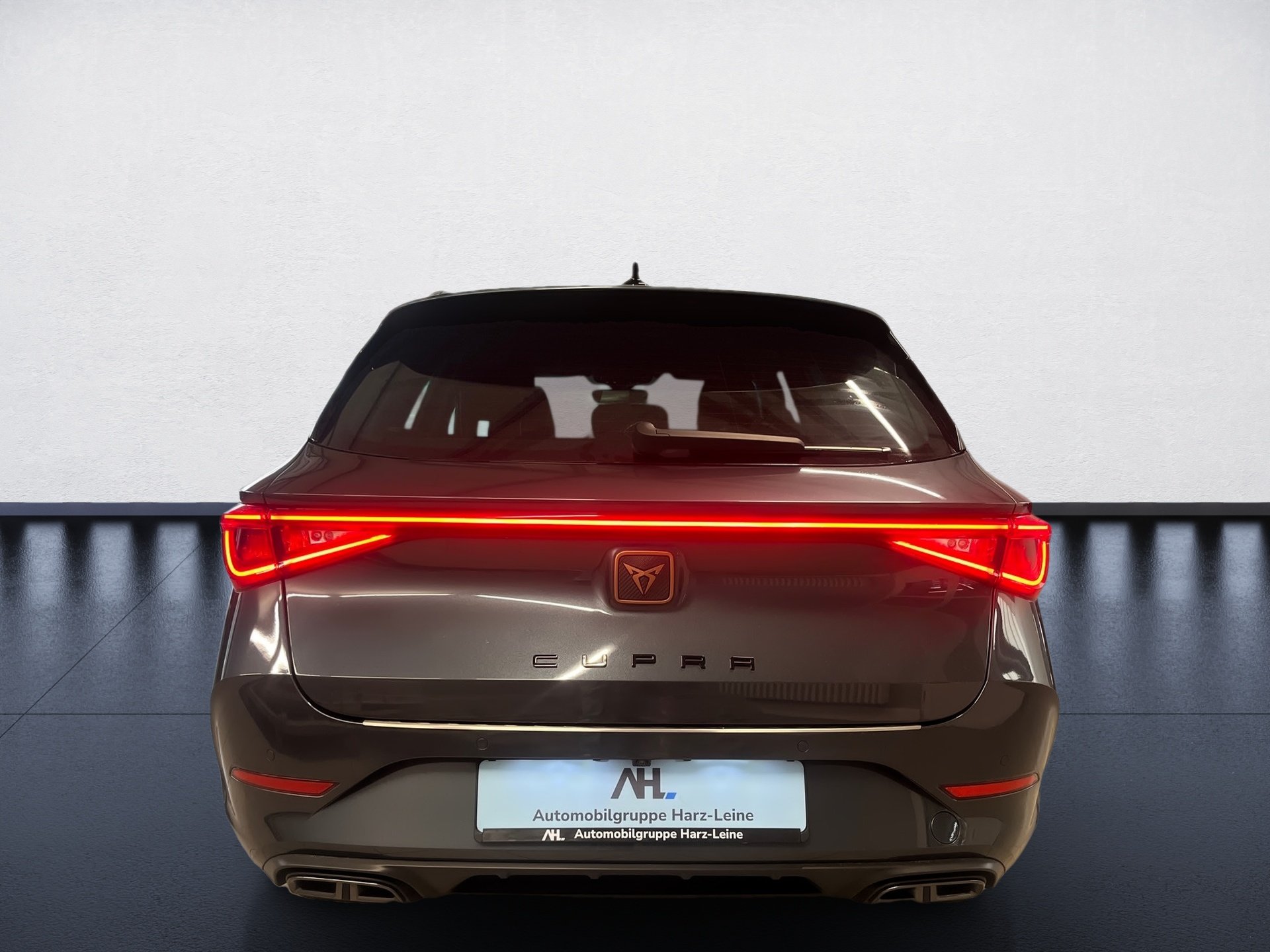 Leon Sportstourer eTSI DSG+ALU 18RÜCKFAHRKAMERA+KEYLESS+NAVI+PARK ASSIST+LED+ACC+KLIMA