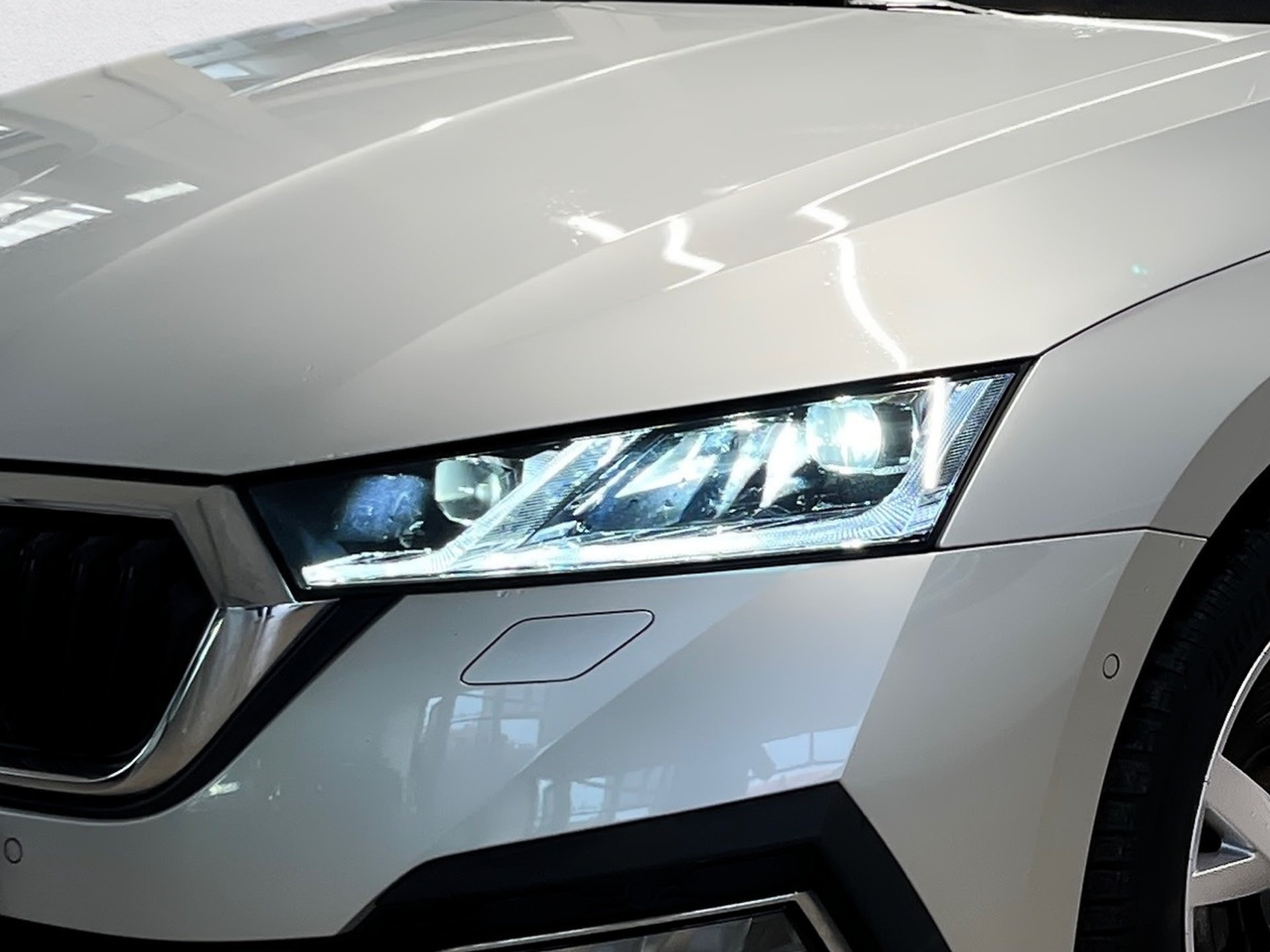 Octavia STYLE iV TSI DSG+ALU 18+RÜCKFAHRKAMERA+ELK SITZE+KEYLESS+LED-MATRIX+SMAR