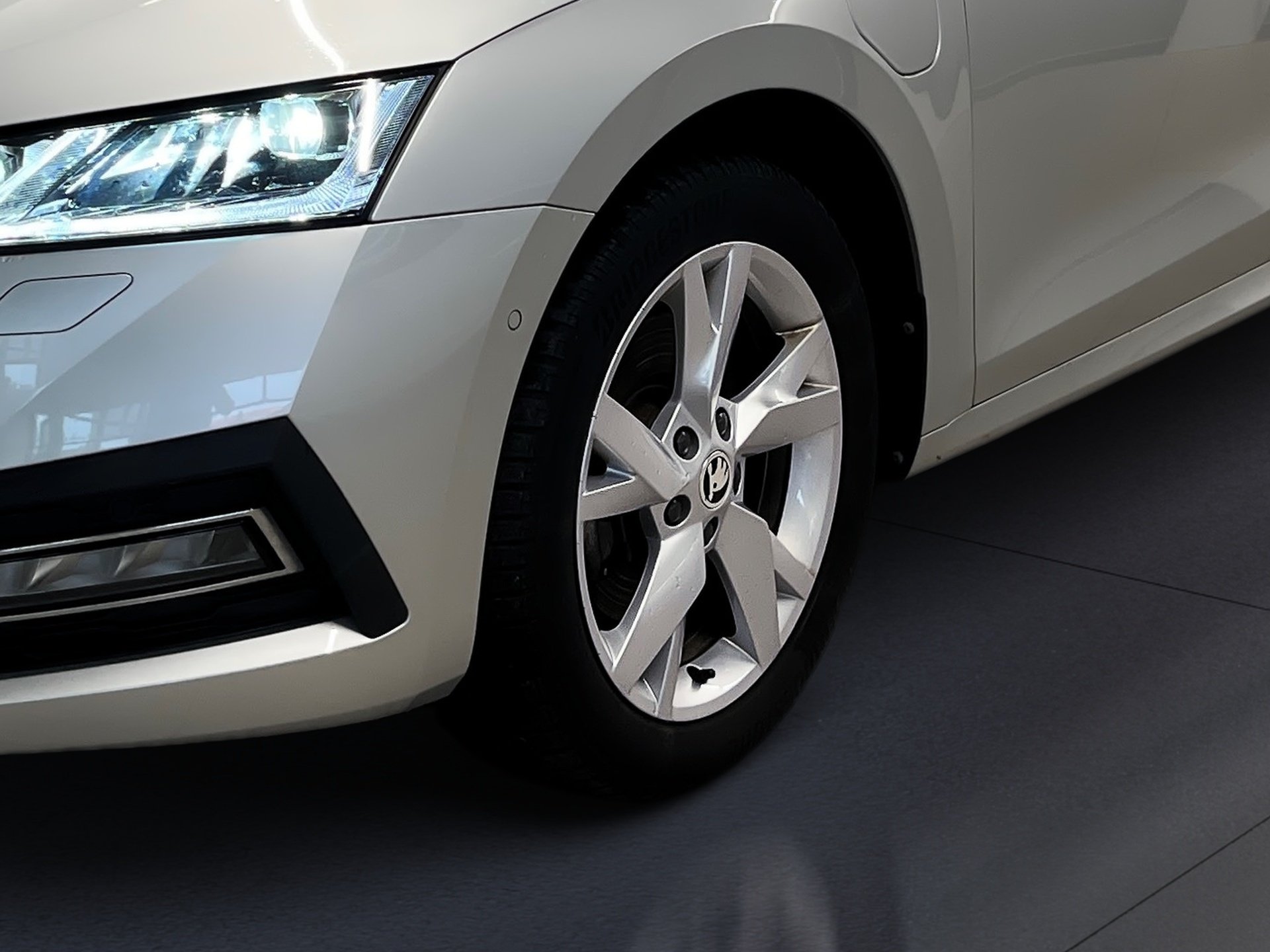 Octavia STYLE iV TSI DSG+ALU 18+RÜCKFAHRKAMERA+ELK SITZE+KEYLESS+LED-MATRIX+SMAR