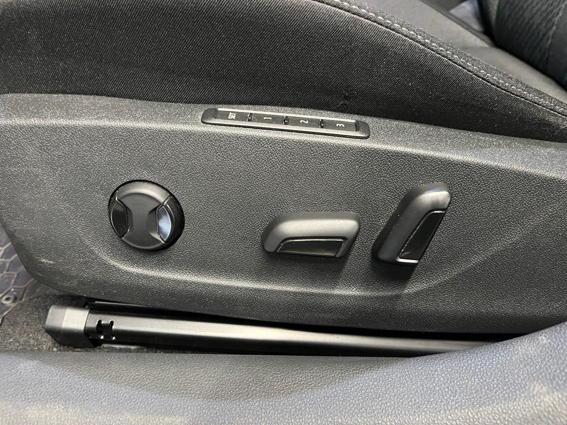 Octavia STYLE iV TSI DSG+ALU 18+RÜCKFAHRKAMERA+ELK SITZE+KEYLESS+LED-MATRIX+SMAR