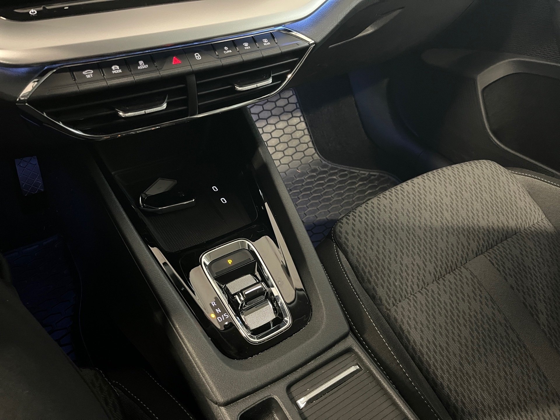 Octavia STYLE iV TSI DSG+ALU 18+RÜCKFAHRKAMERA+ELK SITZE+KEYLESS+LED-MATRIX+SMAR