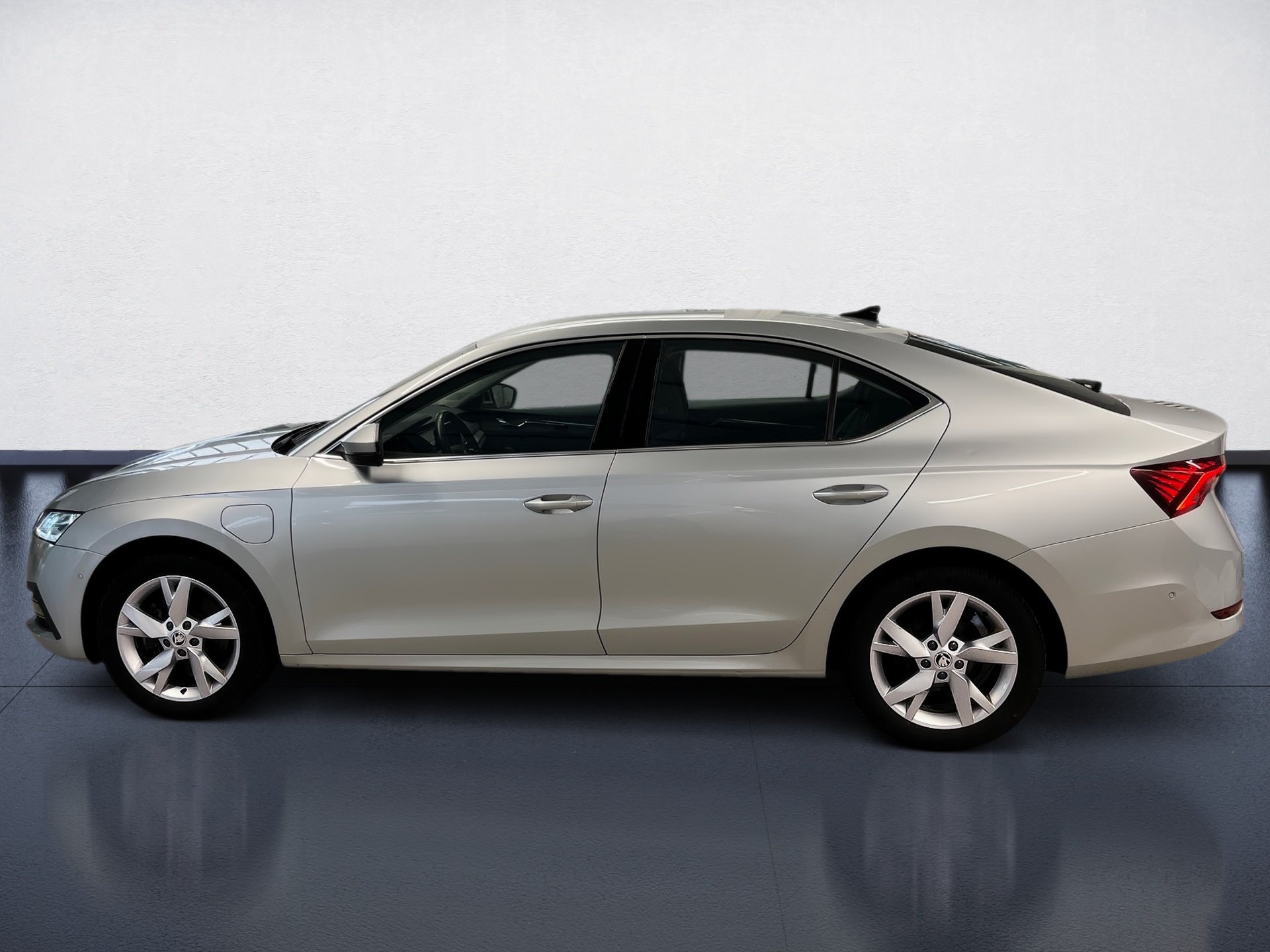 Octavia STYLE iV TSI DSG+ALU 18+RÜCKFAHRKAMERA+ELK SITZE+KEYLESS+LED-MATRIX+SMAR