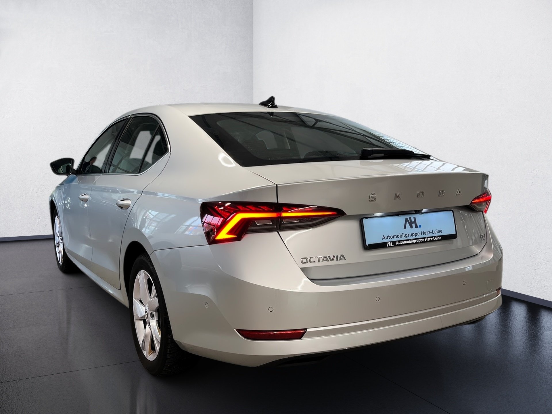 Octavia STYLE iV TSI DSG+ALU 18+RÜCKFAHRKAMERA+ELK SITZE+KEYLESS+LED-MATRIX+SMAR