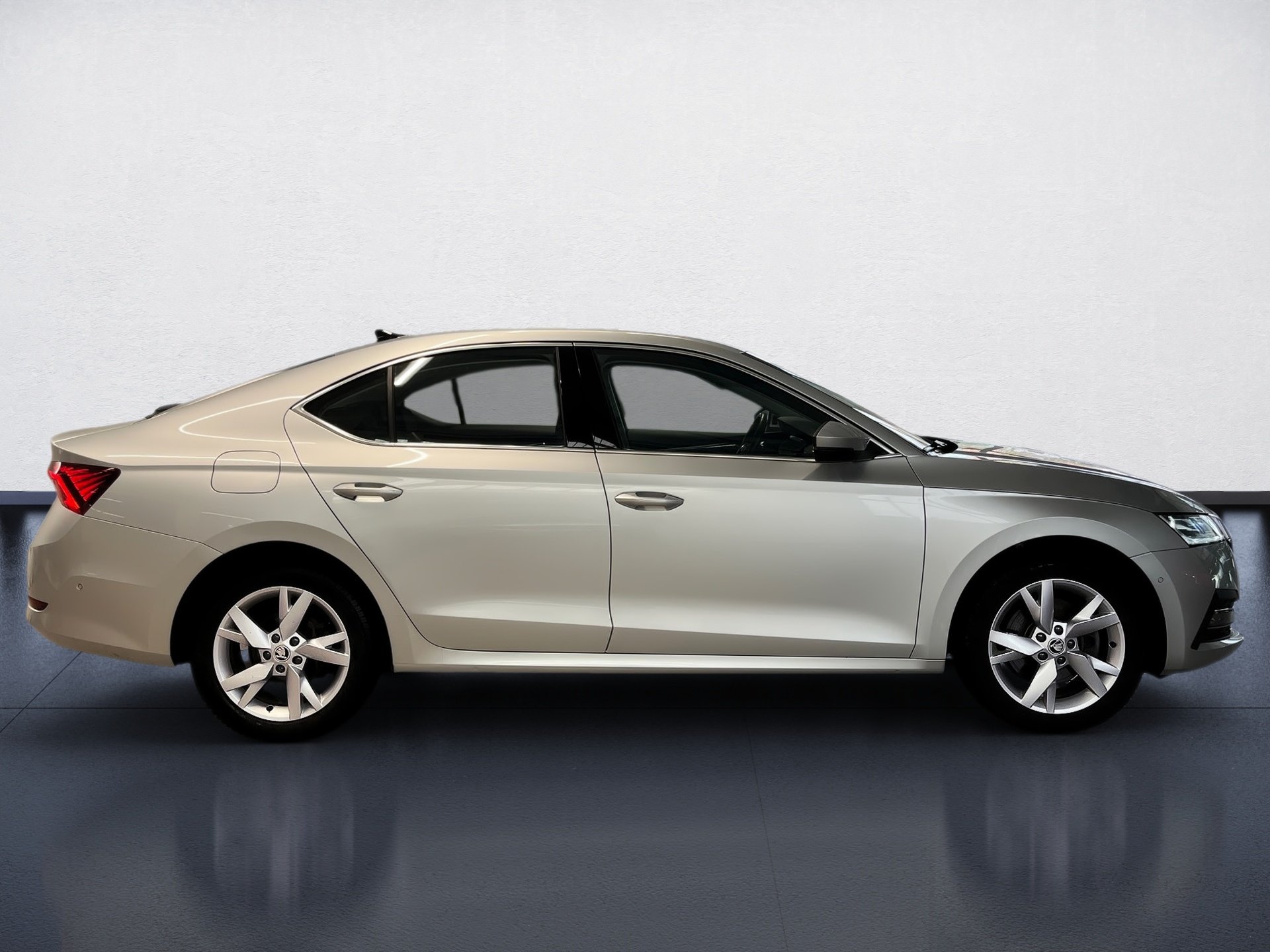 Octavia STYLE iV TSI DSG+ALU 18+RÜCKFAHRKAMERA+ELK SITZE+KEYLESS+LED-MATRIX+SMAR