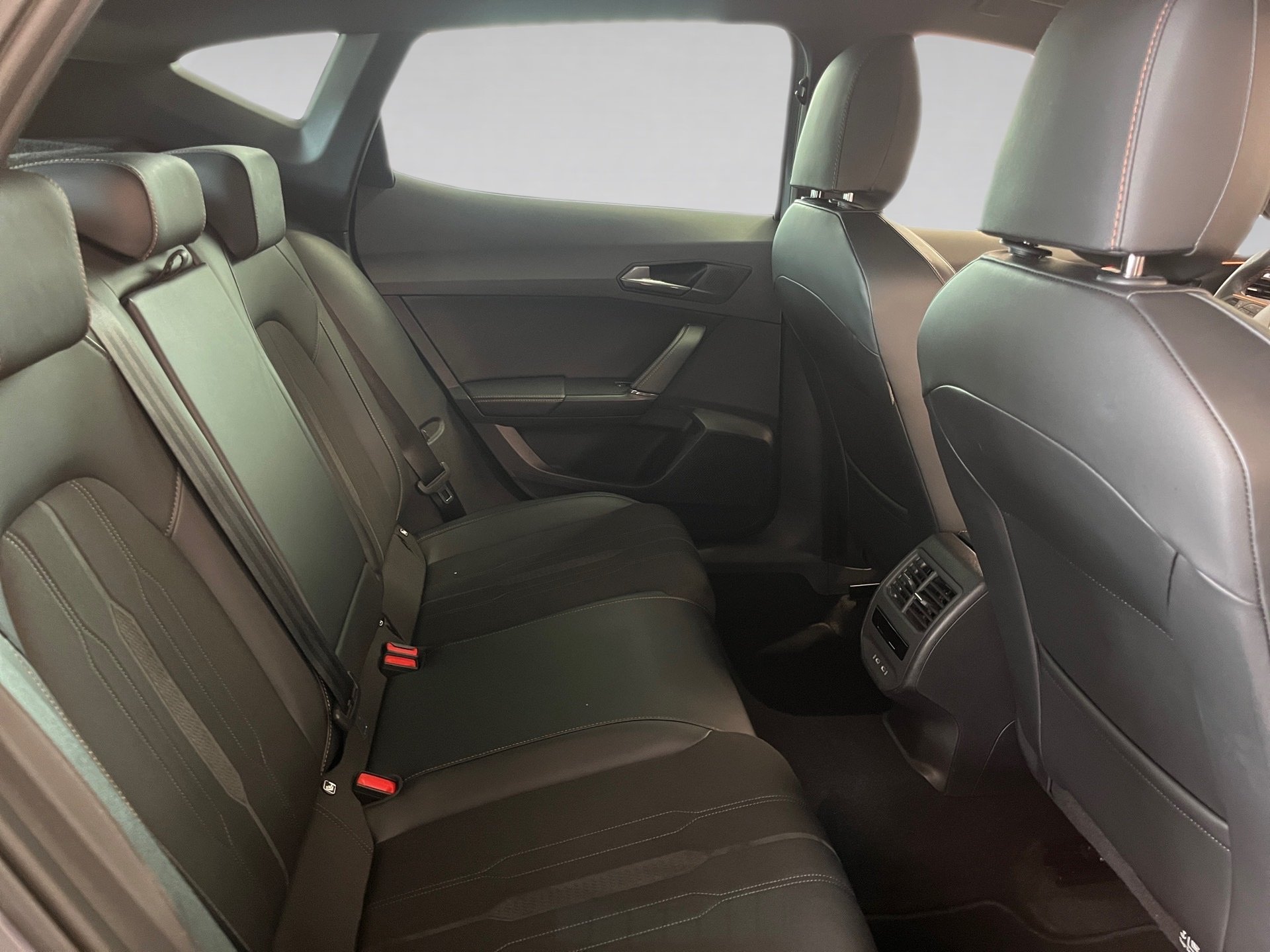 Formentor TSI DSG+ALU 19+AHK+NAVI+LED+RÜCKFAHRKAMERA+FULL LINK+KLIMA+PARK ASSIST