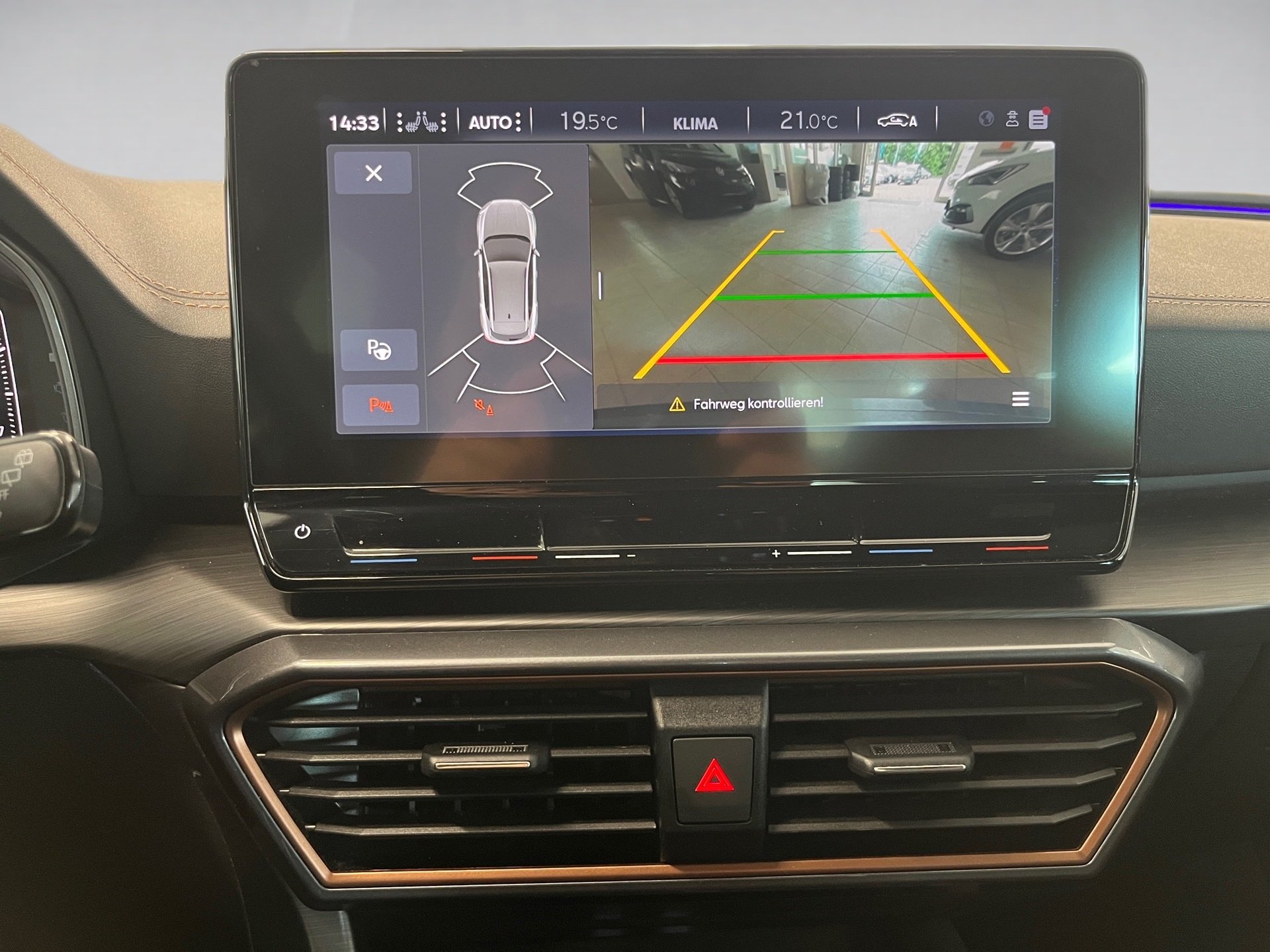 Formentor TSI DSG+ALU 19+AHK+NAVI+LED+RÜCKFAHRKAMERA+FULL LINK+KLIMA+PARK ASSIST