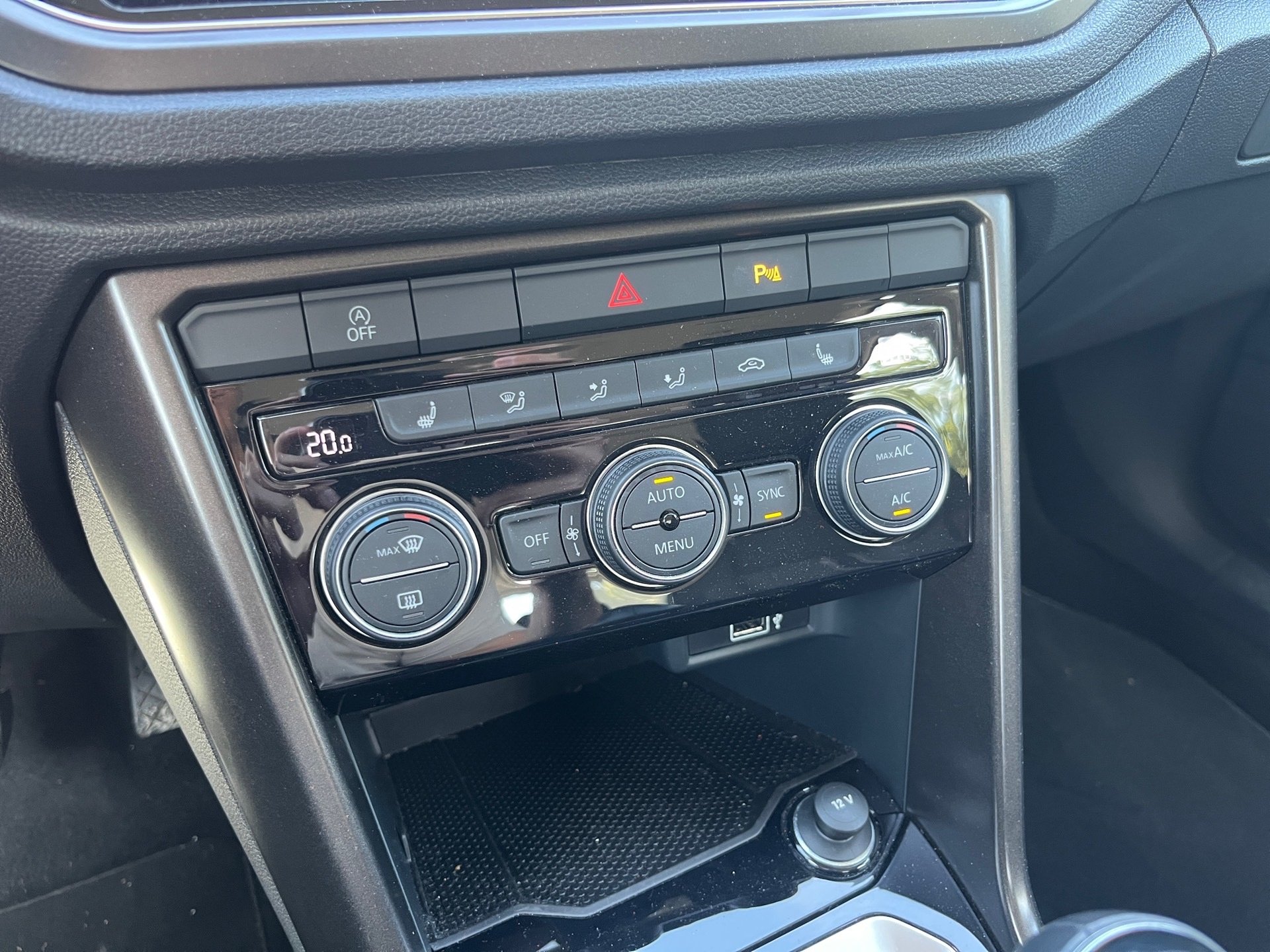 T-Roc Style STYLE TSI+ALU 17+EINPARKHILFE+NAVI+LED+TELEFONSCHNITTSTELLE+KOMFORT