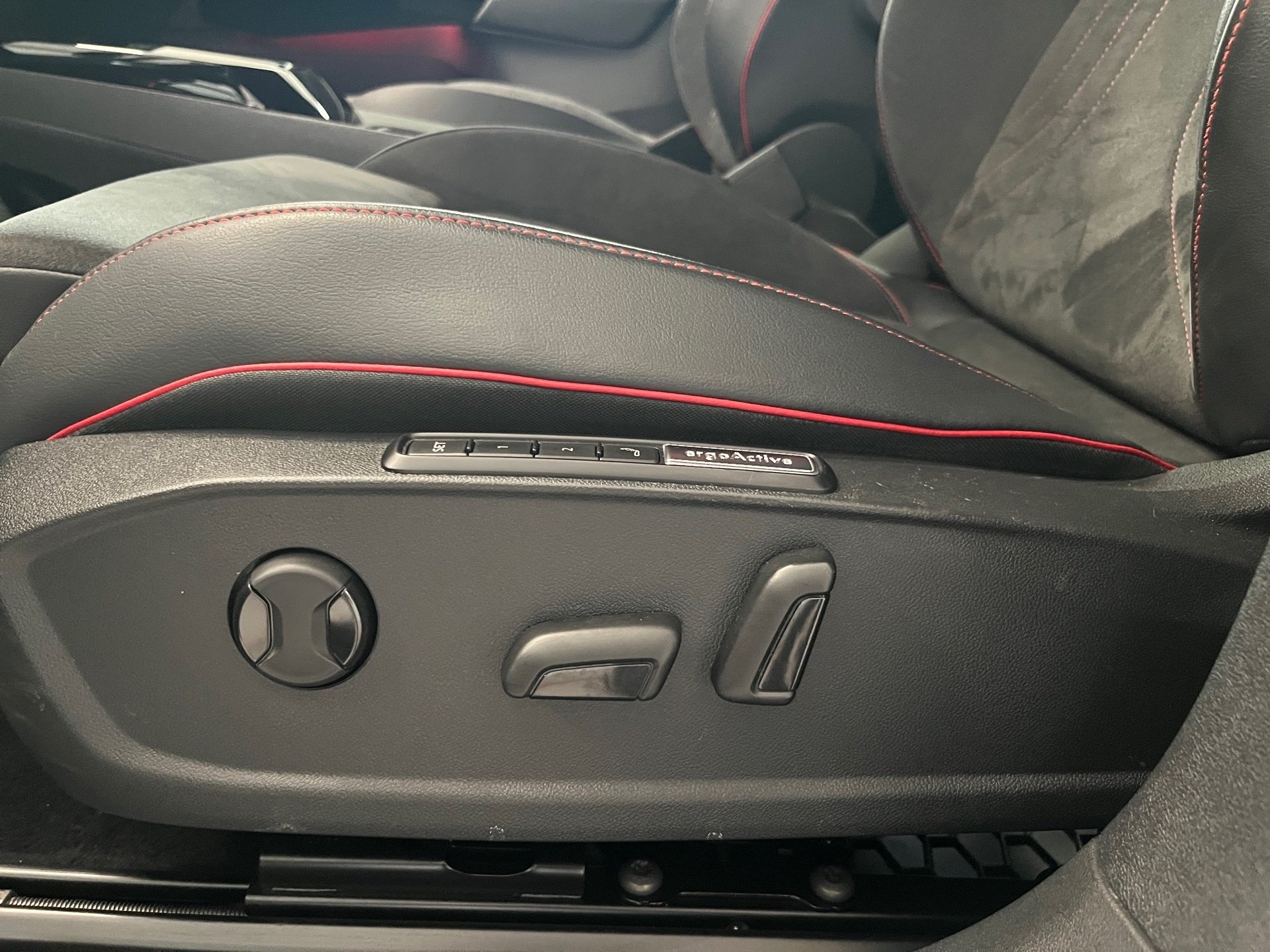 ID.4 GTX 4MOTION+ALU 20+AREA VIEW+ACC+IQ.DRIVE+LED-MATRIX+APP CONNECT+NAVI
