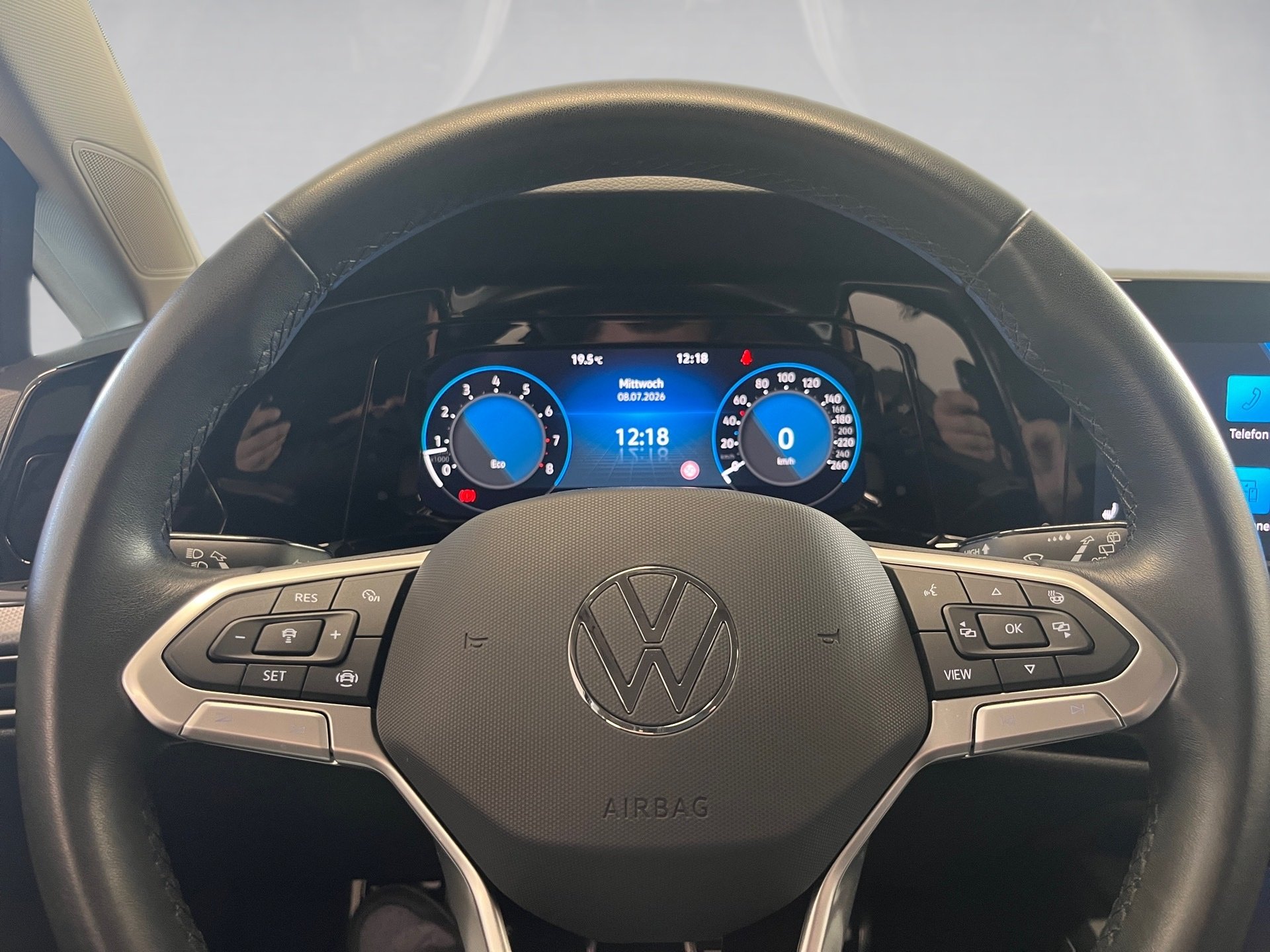 Golf VIII ACTIVE TSI+ALU 16+AHK+RÜCKFAHRKAMERA+NAVI+LED+APP CONNECT+KLIMA+SITZHEIZ