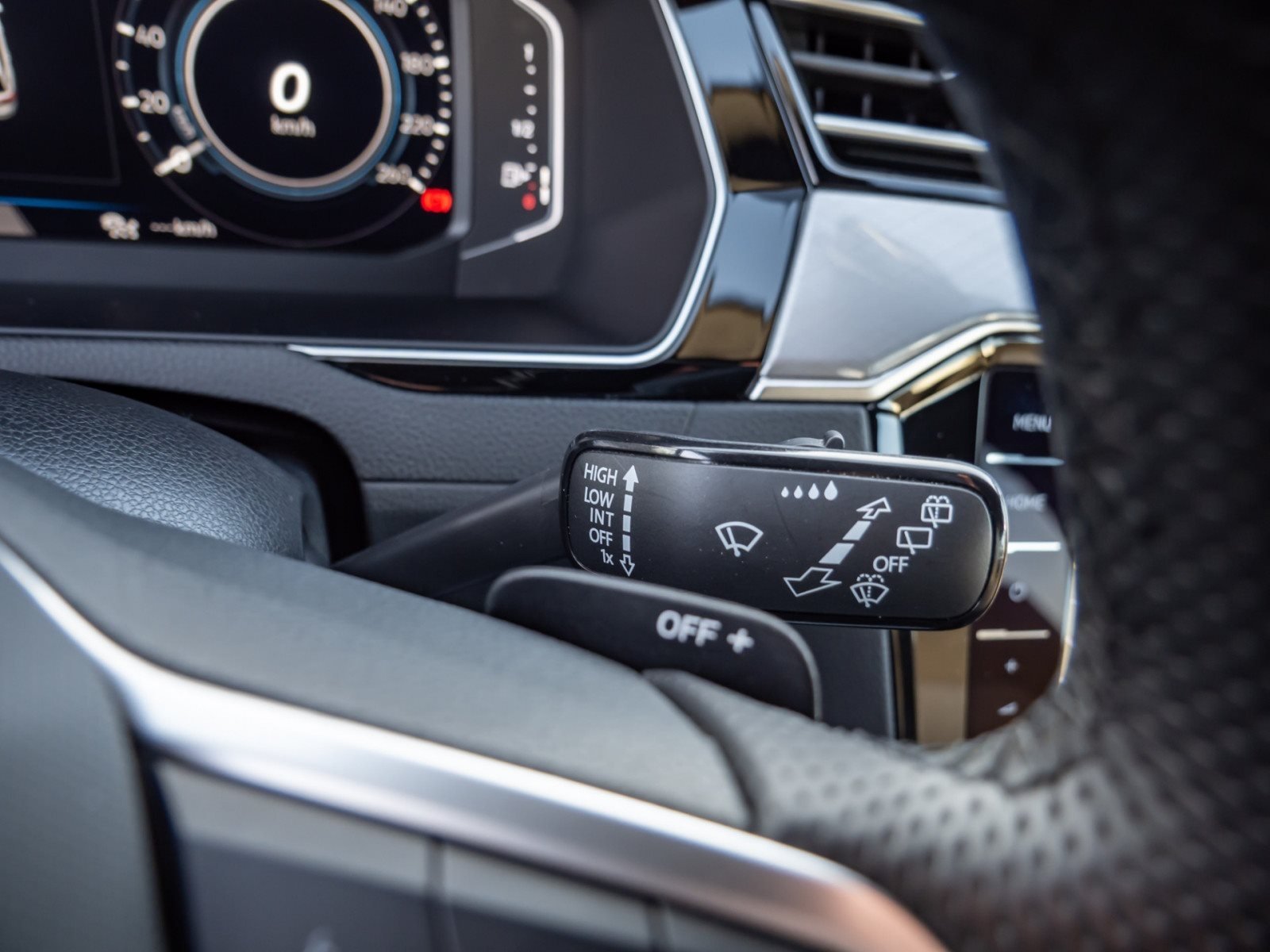 Passat Variant GTE DSG+ALU 18+DCC+TRAVEL ASSIST+RÜCKFAHRKAMERA+APP CONNECT+KLIMA