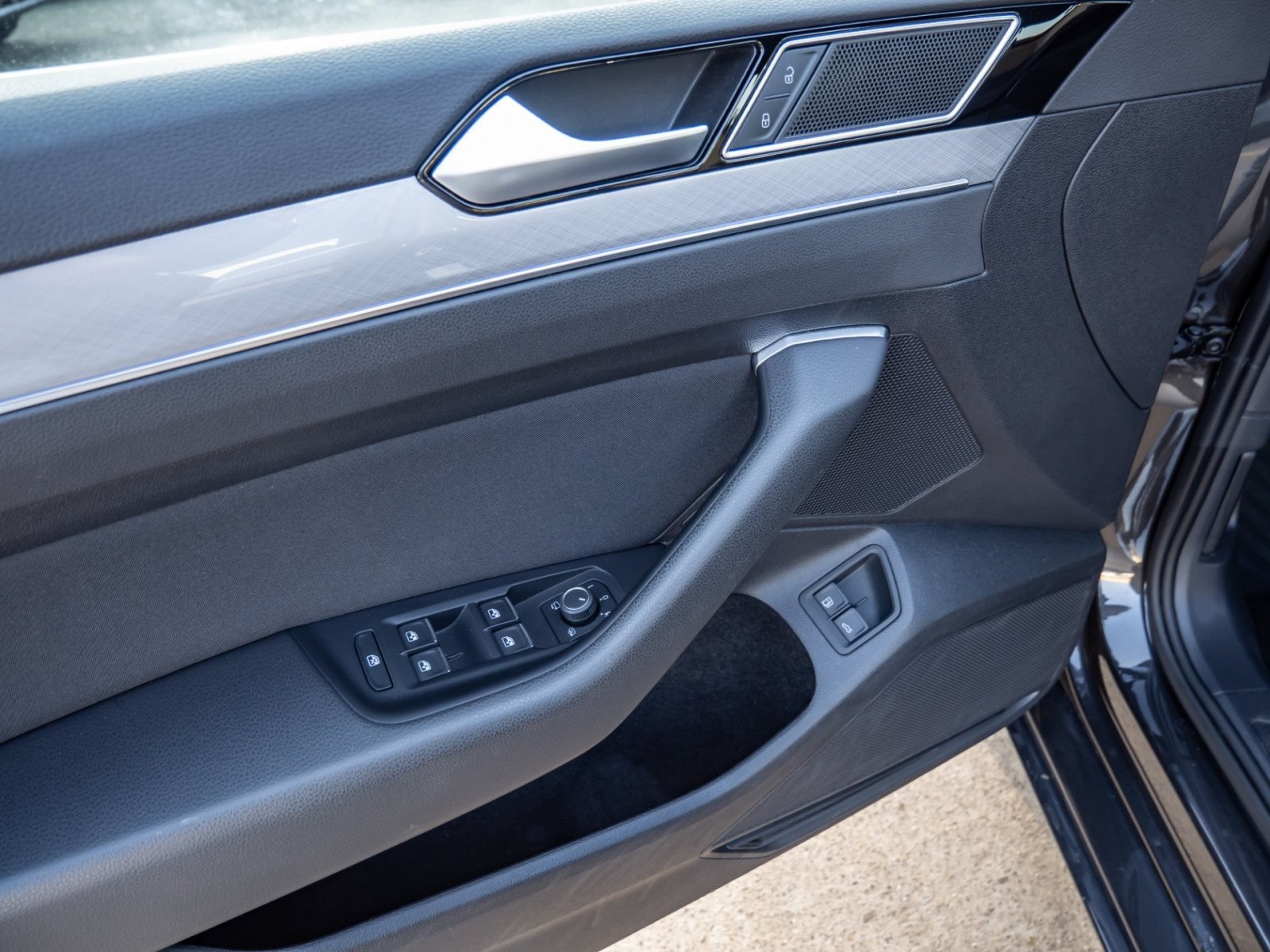 Passat Variant GTE DSG+ALU 18+DCC+TRAVEL ASSIST+RÜCKFAHRKAMERA+APP CONNECT+KLIMA