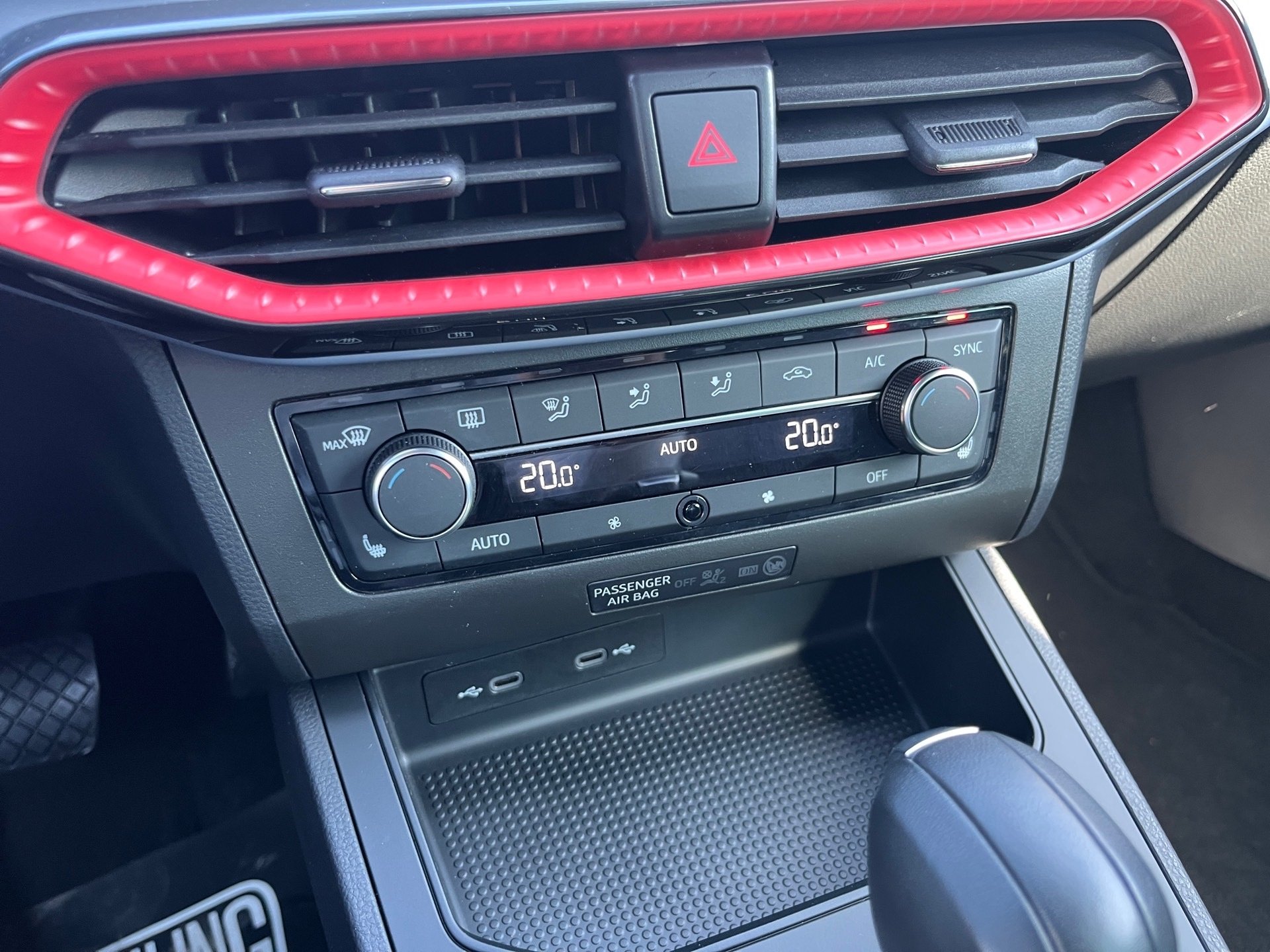 Ibiza FR TSI DSG+ALU 16+RÜCKFAHRKAMERA+NAVI+SITZHEIZUNG+LED+STAUASSISTENT+MIRR