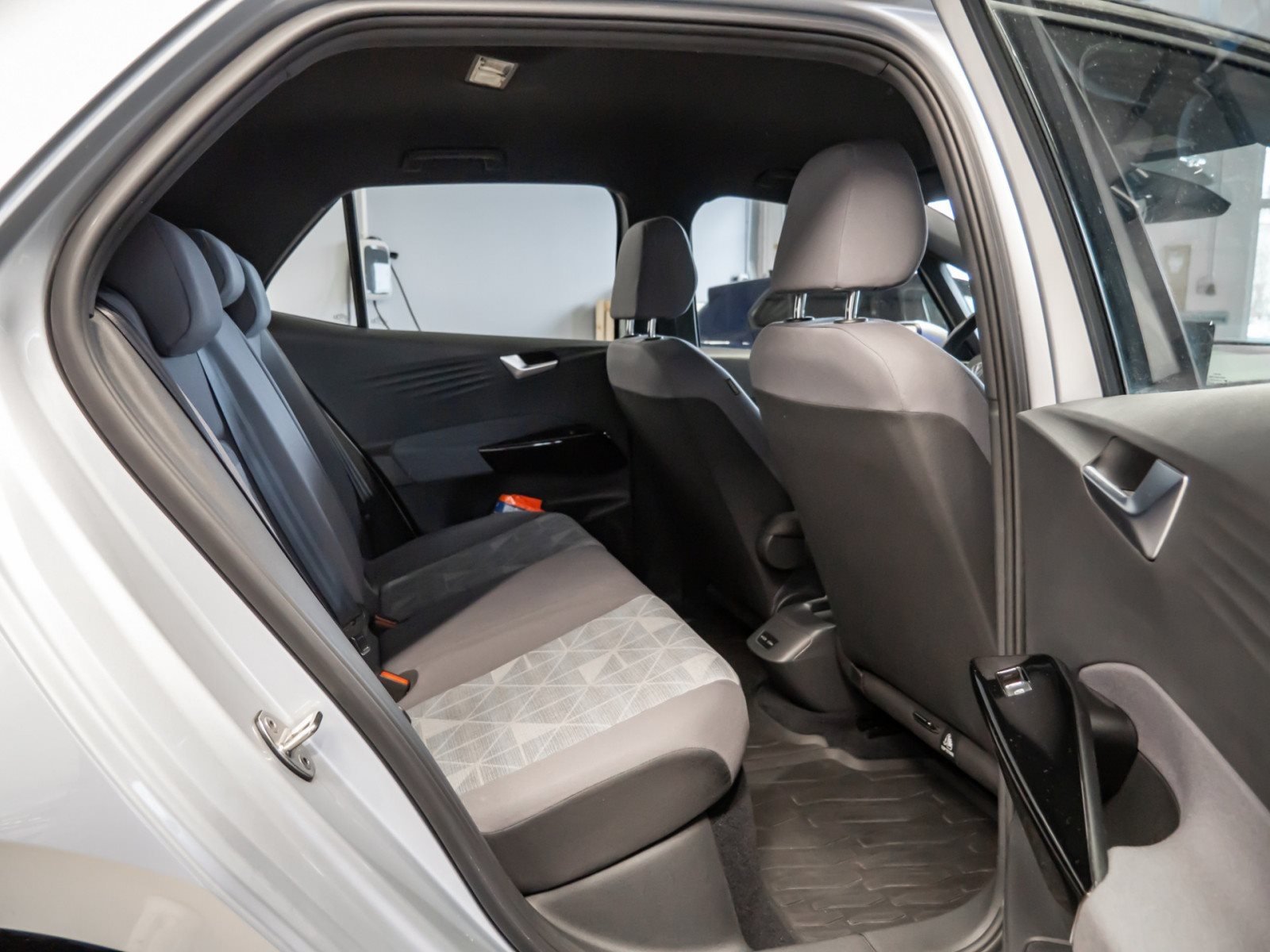 ID.3 PURE PERFORMANCE+ACC+LED+NAVI PRO+KLIMA+EINPARKHILFE+APP CONNECT+SITZHEIZU