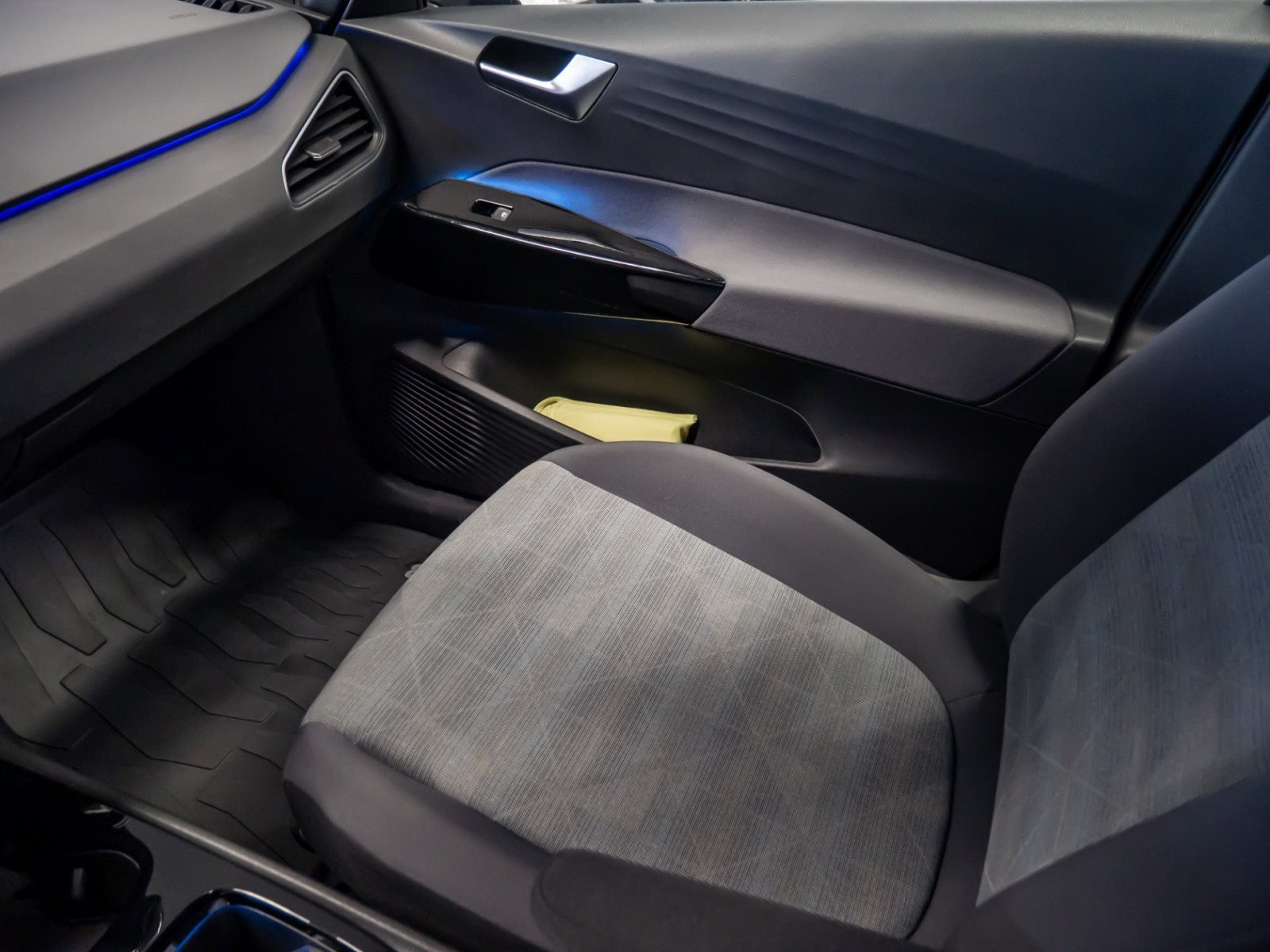 ID.3 PURE PERFORMANCE+ACC+LED+NAVI PRO+KLIMA+EINPARKHILFE+APP CONNECT+SITZHEIZU